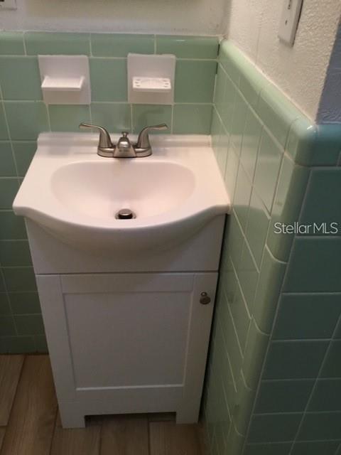 Image 9 of 10 For 27272 Sunnybrook Road