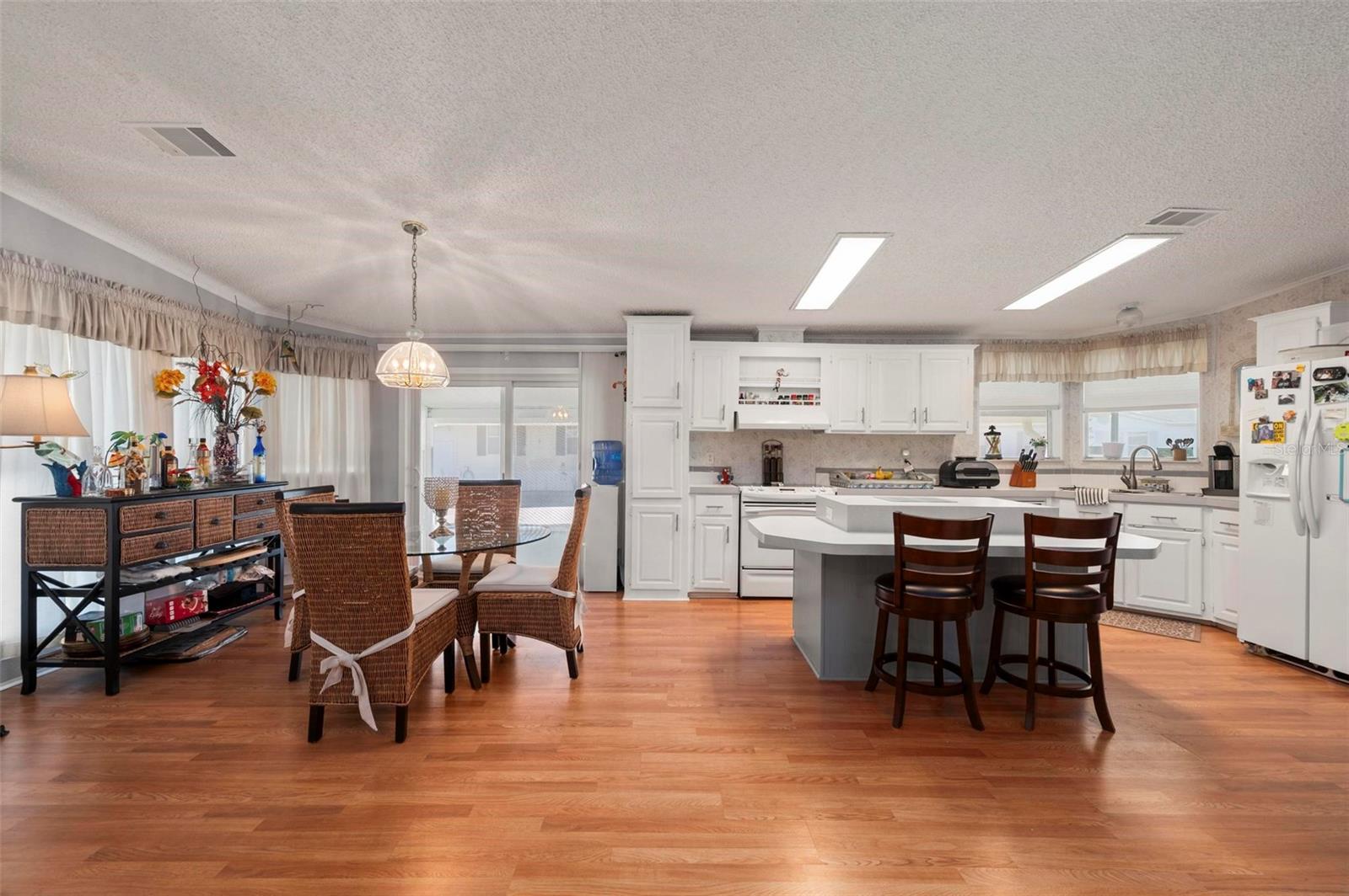 Image 12 of 68 For 1000 Kings Highway 247