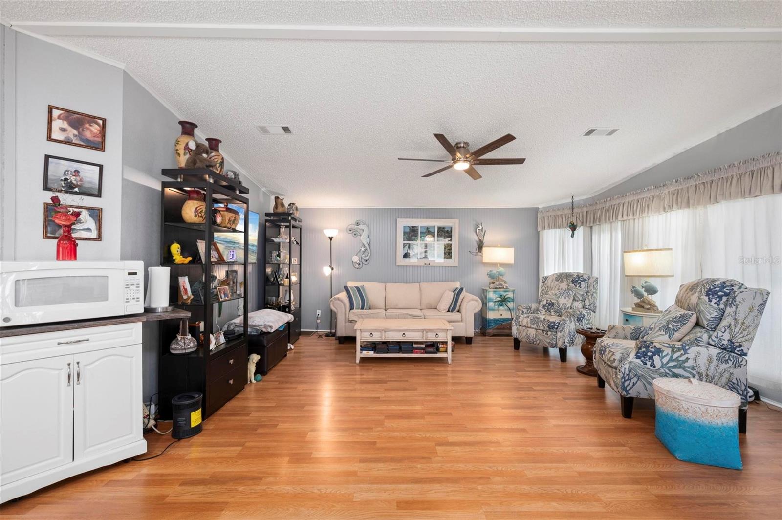 Image 14 of 68 For 1000 Kings Highway 247