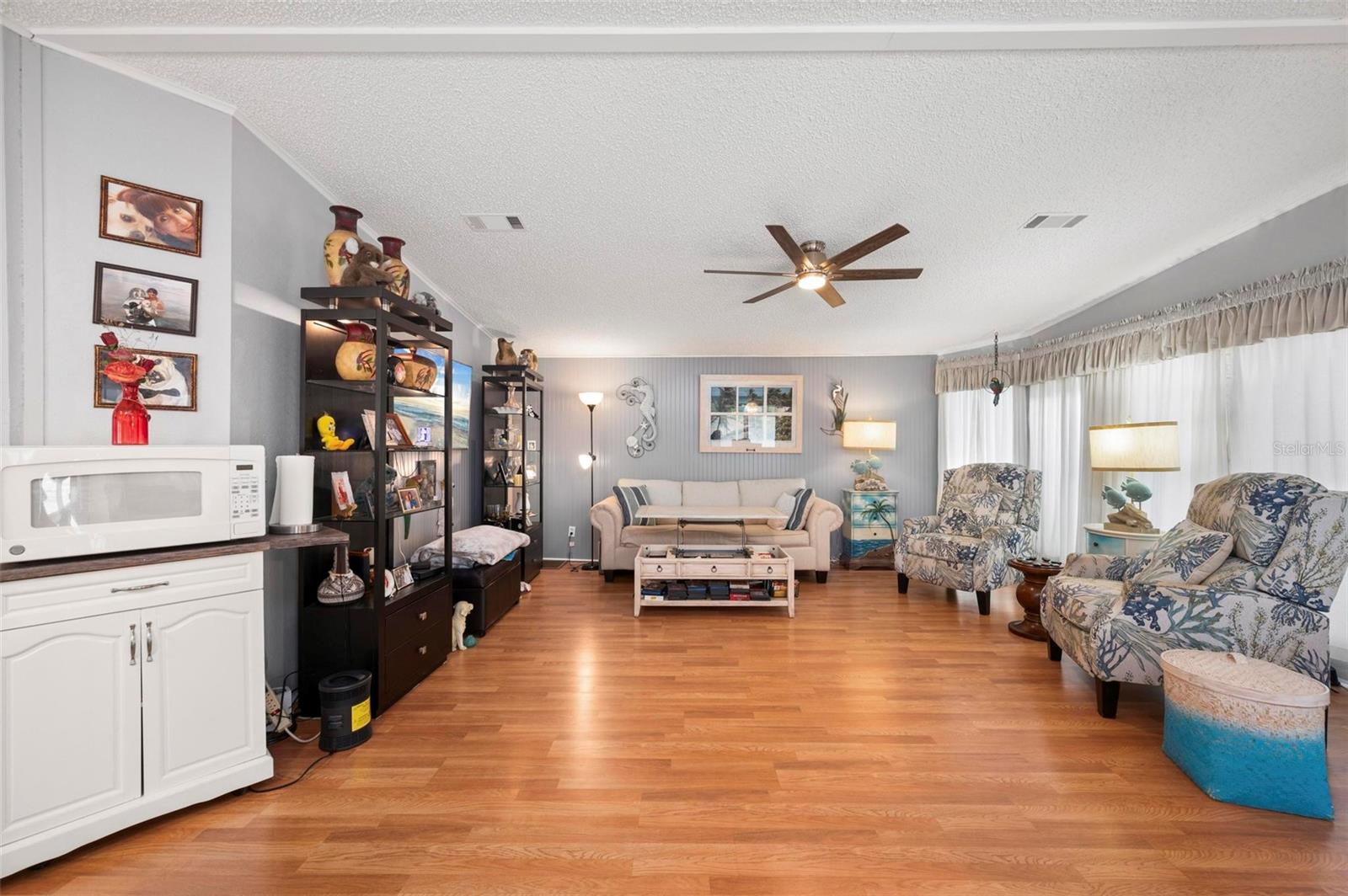 Image 16 of 68 For 1000 Kings Highway 247