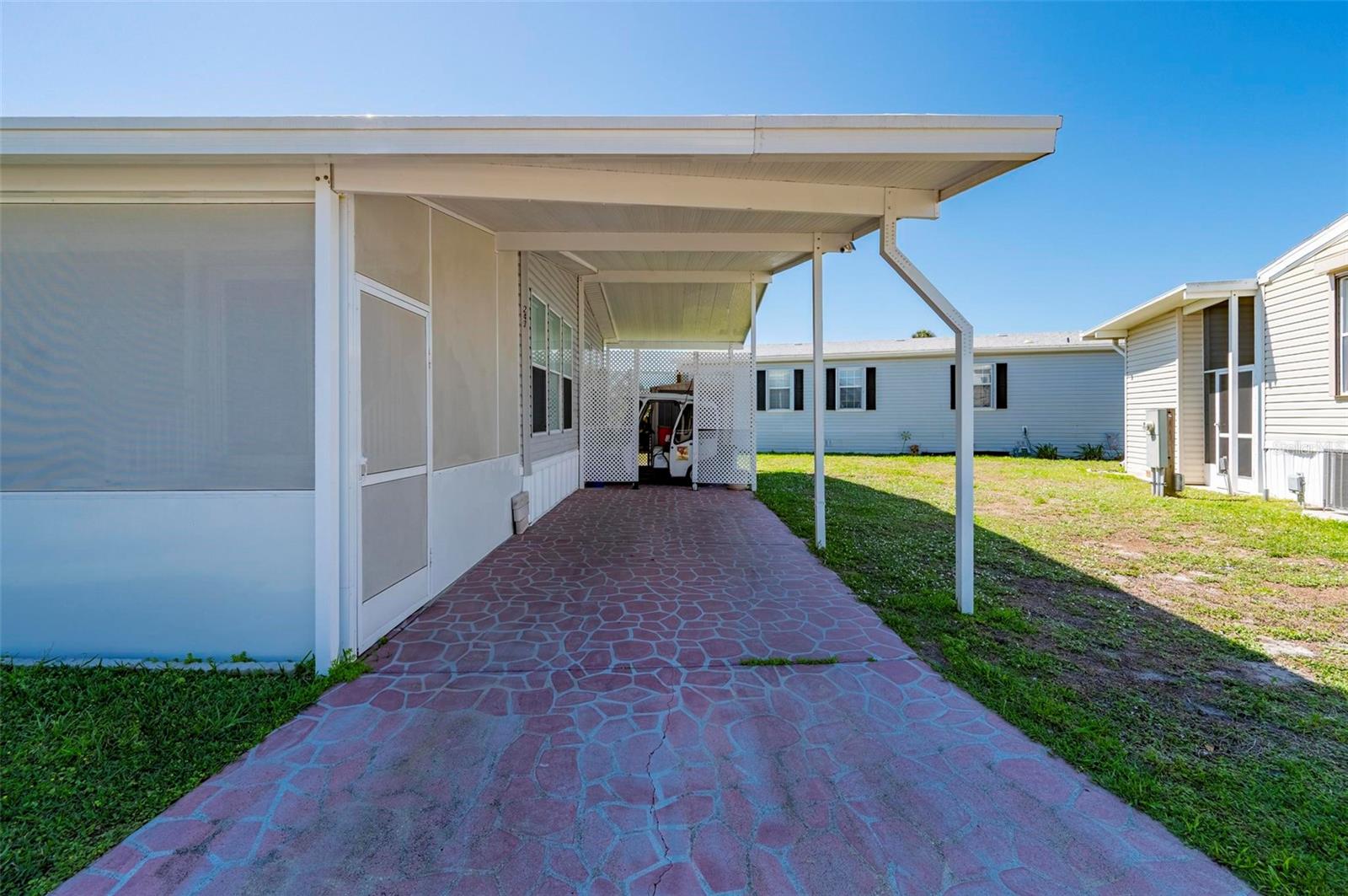 Image 2 of 68 For 1000 Kings Highway 247