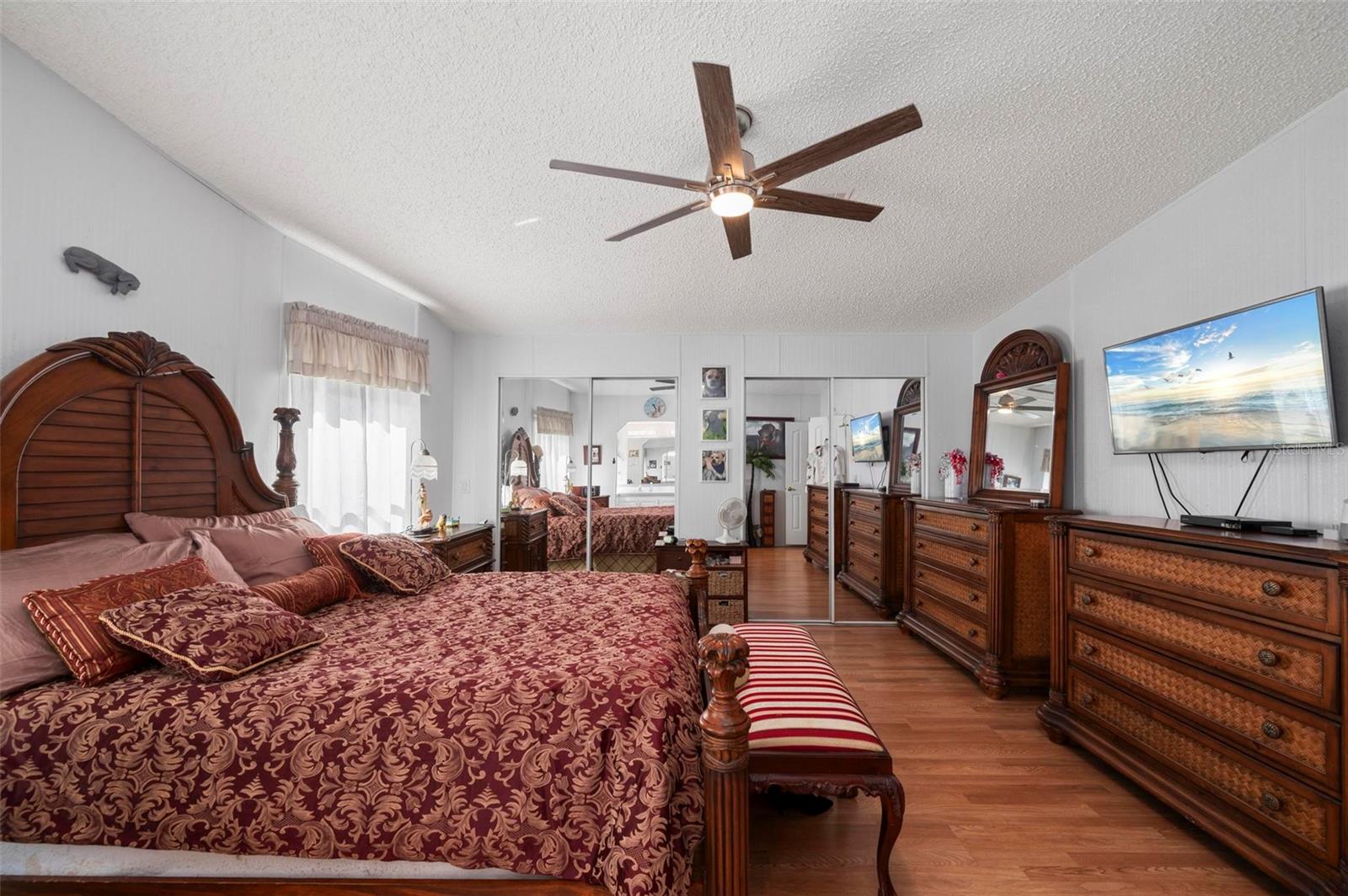 Image 23 of 68 For 1000 Kings Highway 247