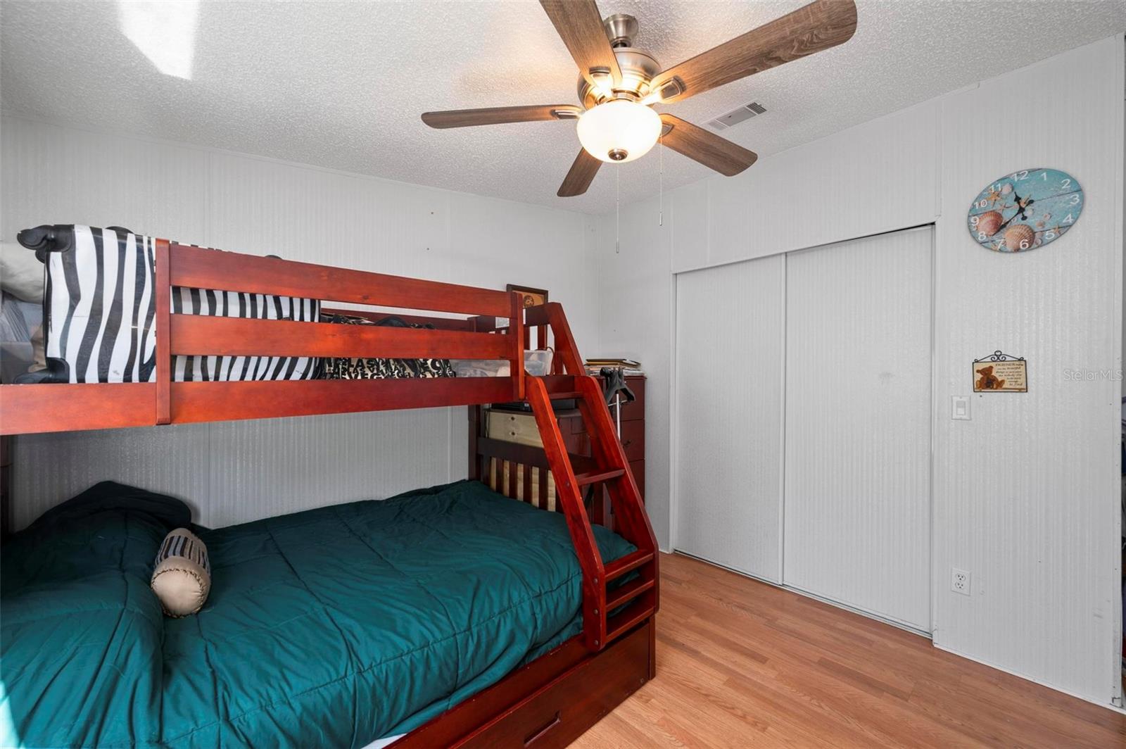 Image 29 of 68 For 1000 Kings Highway 247