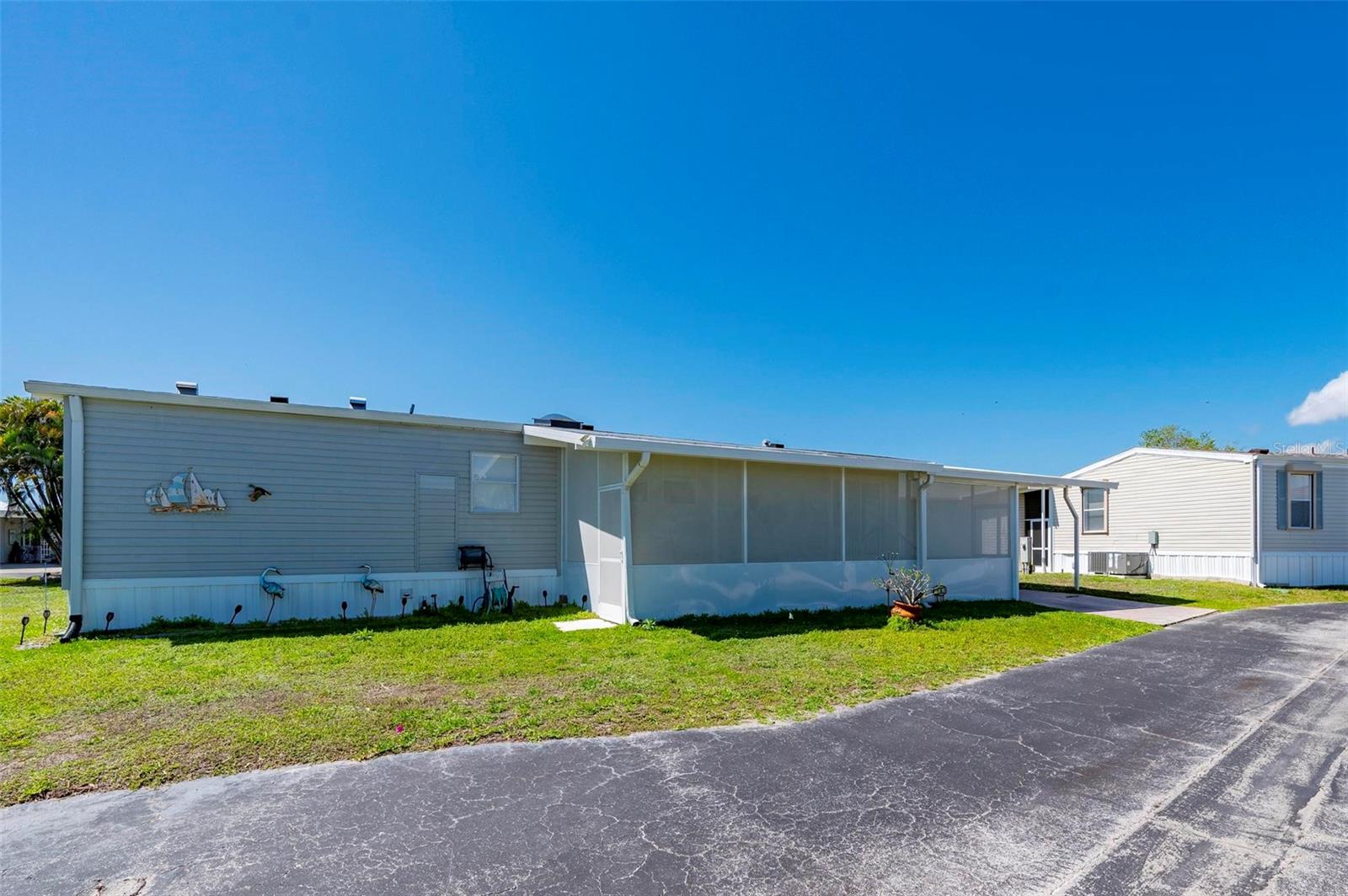 Image 35 of 68 For 1000 Kings Highway 247