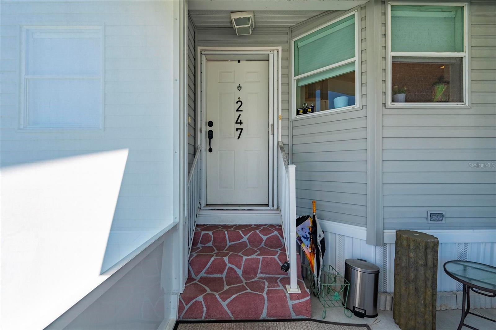 Image 4 of 68 For 1000 Kings Highway 247