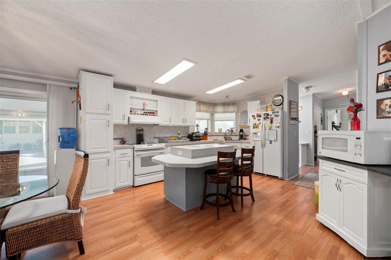 Image 7 of 68 For 1000 Kings Highway 247