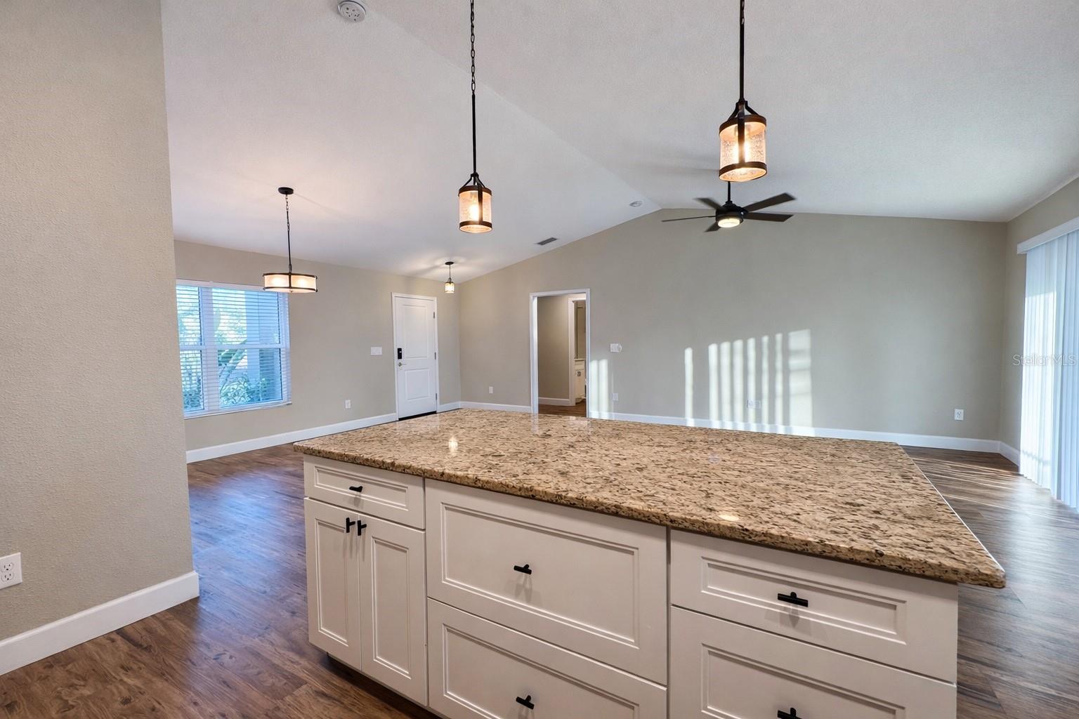 Image 6 of 17 For 5223 Kingsman Avenue