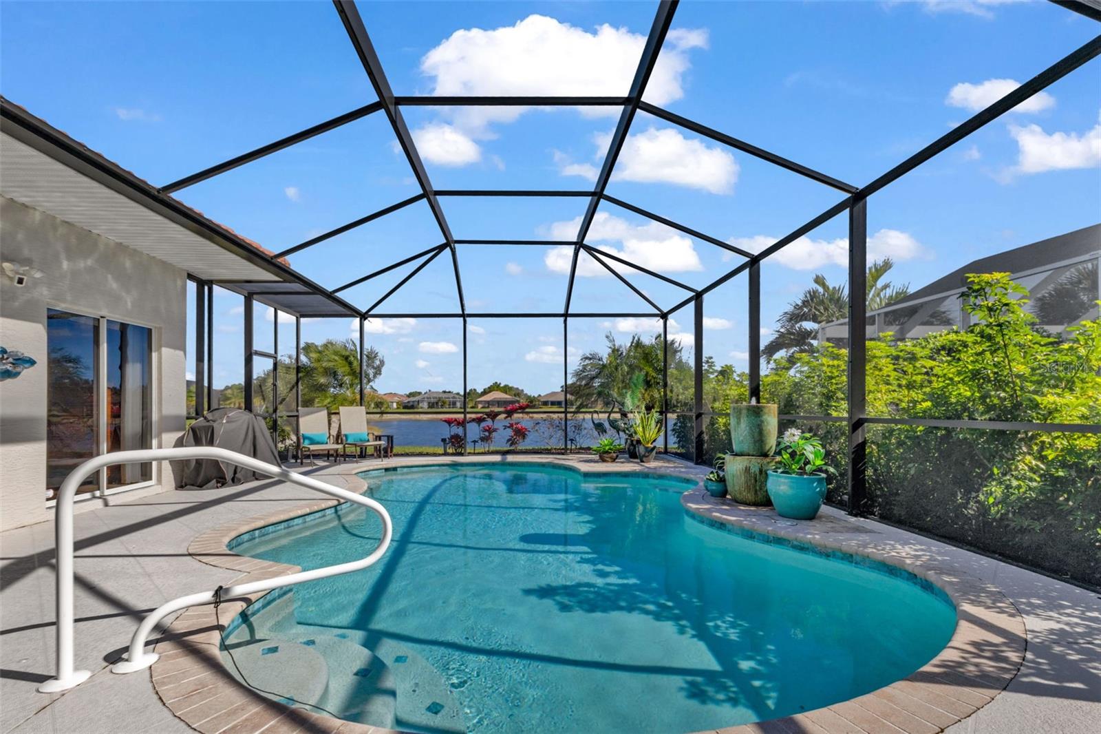 Image 46 of 73 For 1989 Coconut Palm Circle