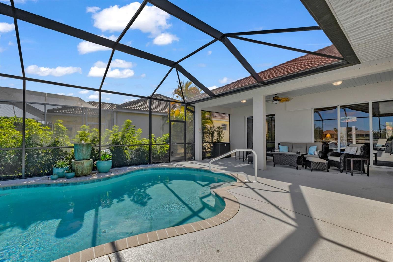 Image 48 of 73 For 1989 Coconut Palm Circle