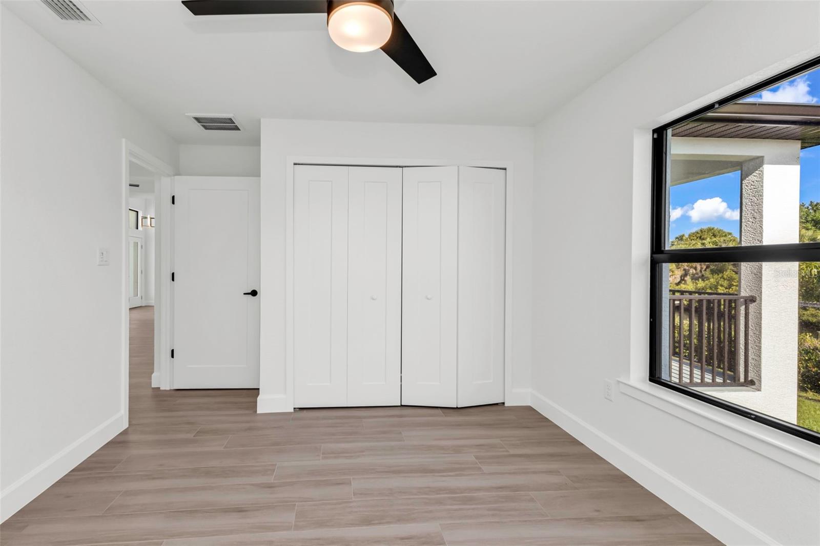 Image 18 of 41 For 18514 Ashcroft Circle