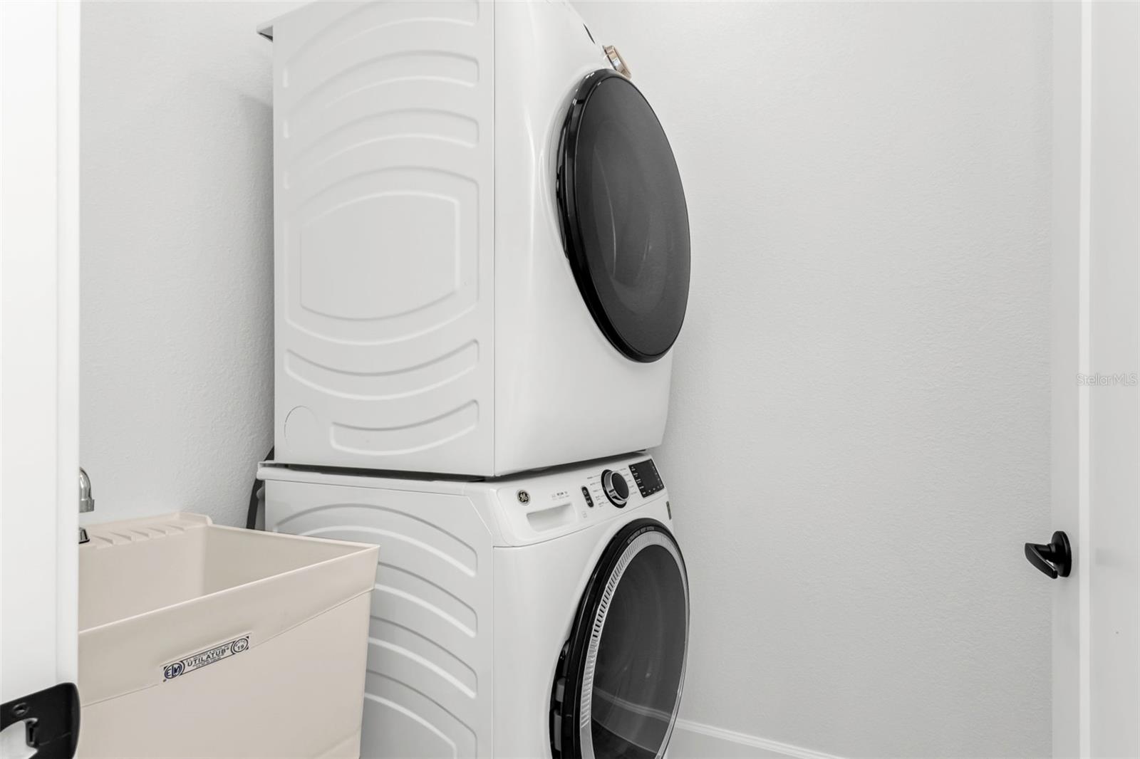 Image 22 of 41 For 18514 Ashcroft Circle