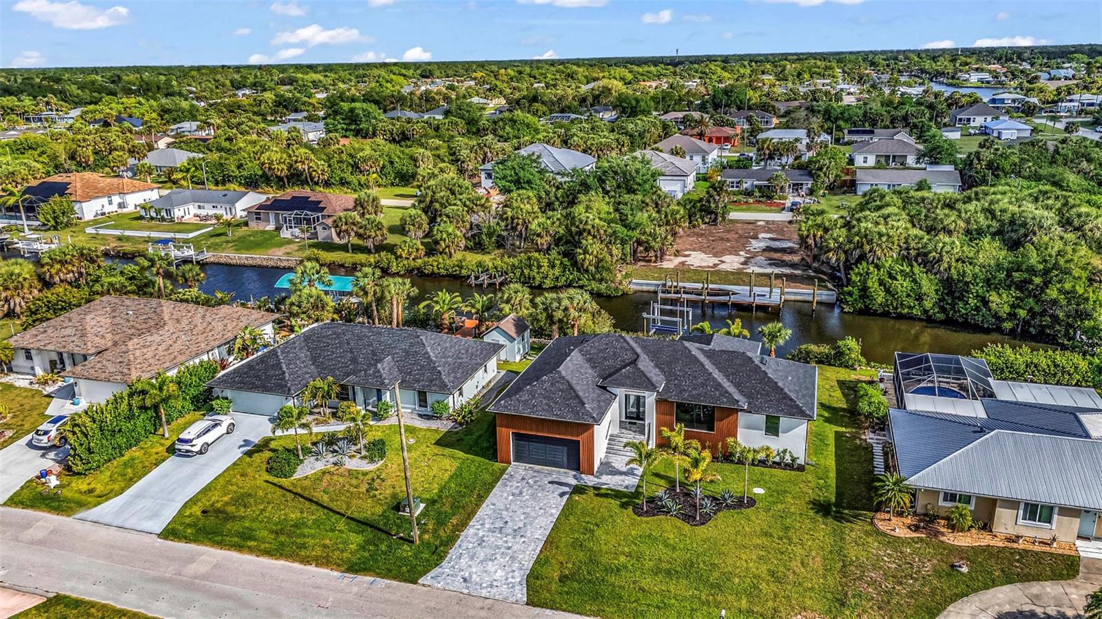 Image 37 of 41 For 18514 Ashcroft Circle