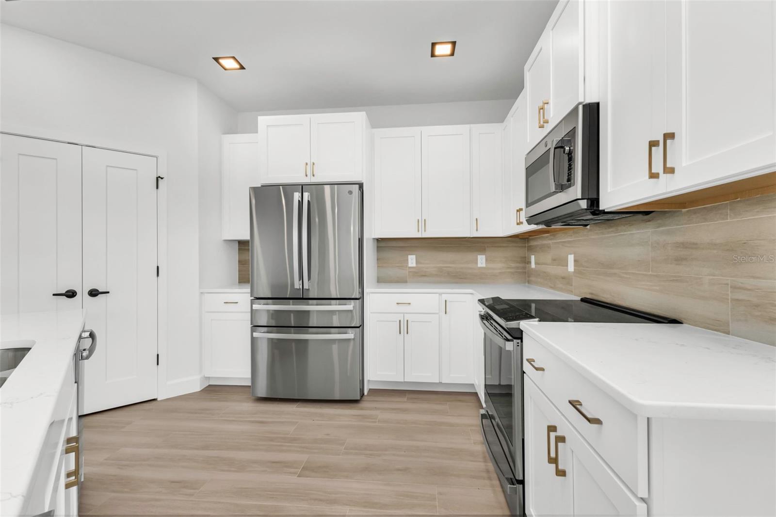 Image 6 of 41 For 18514 Ashcroft Circle