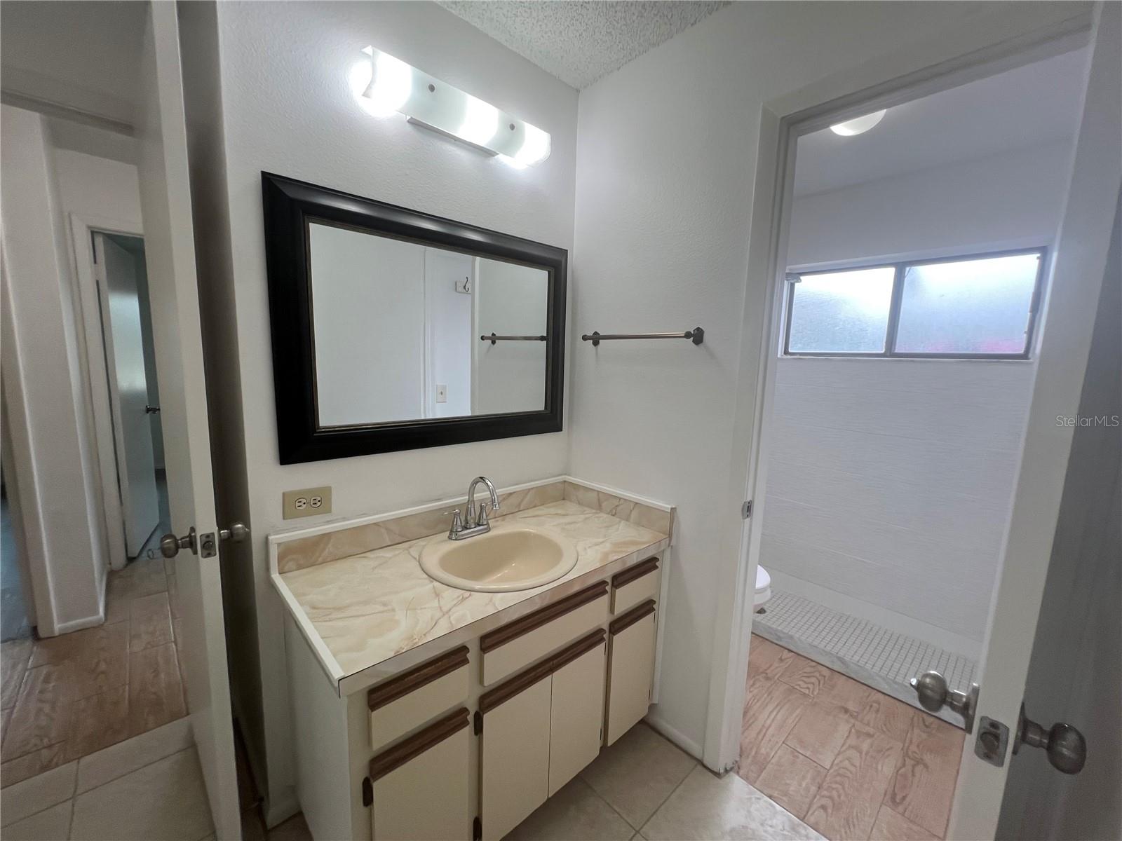 Image 19 of 28 For 3703 Suburban Lane