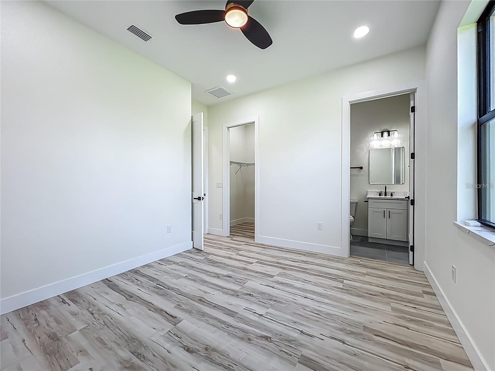 Image 25 of 70 For 1167 Boundary Boulevard