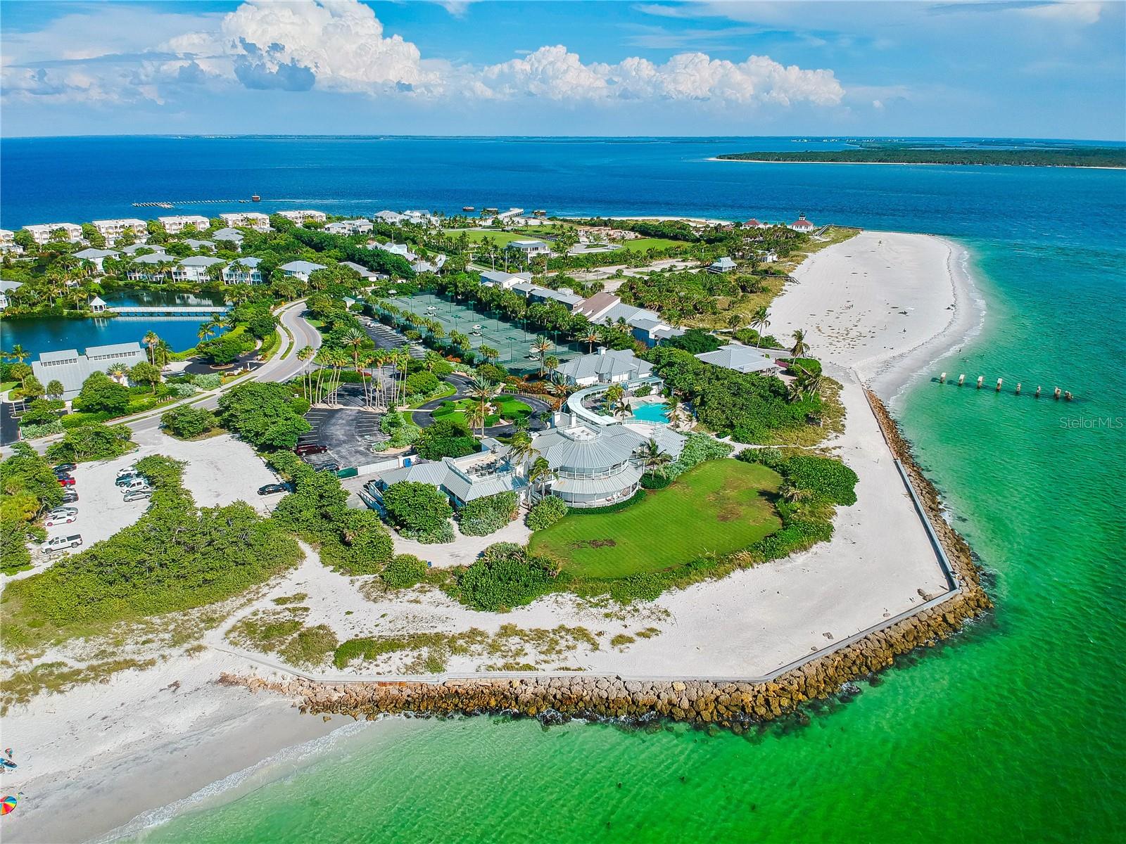 Image 6 of 9 For 285 Rotonda Boulevard W