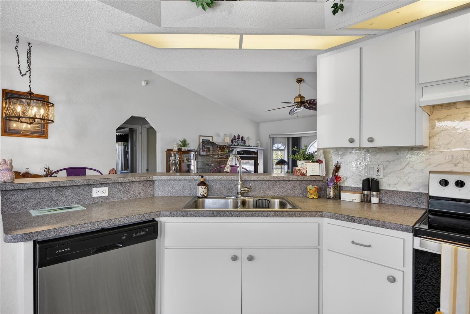 Image 12 of 34 For 1372 Annette Street