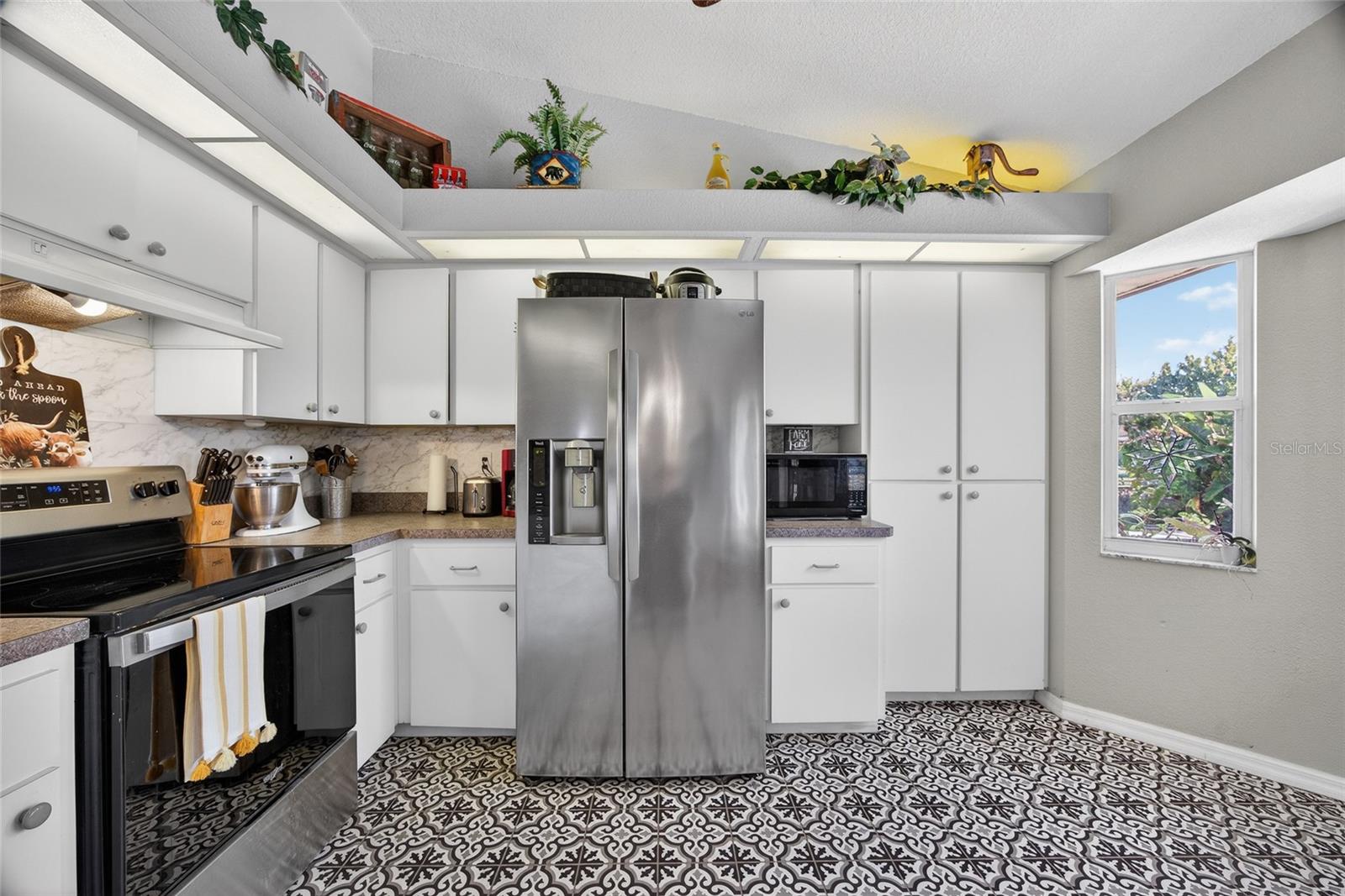 Image 13 of 34 For 1372 Annette Street