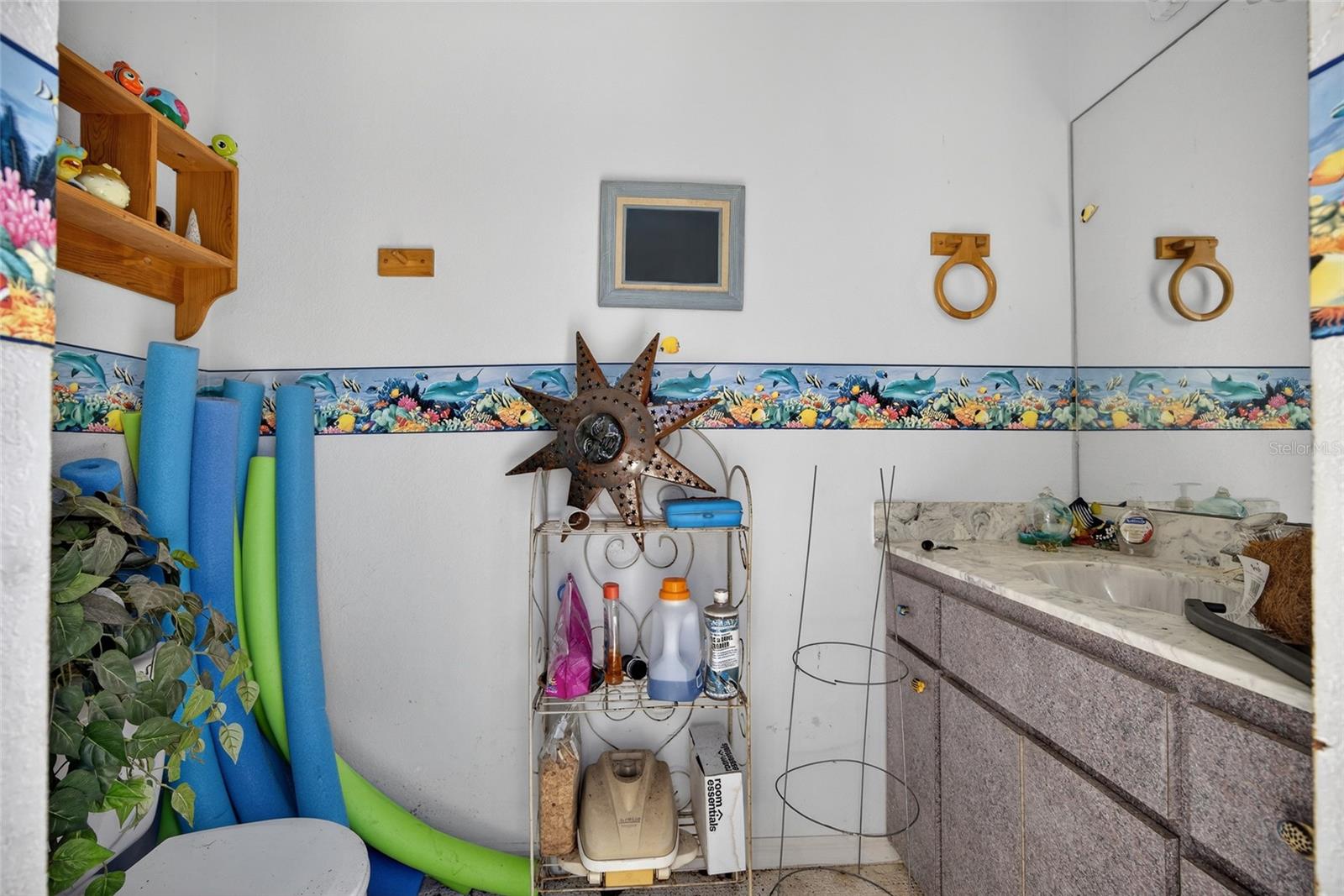 Image 27 of 34 For 1372 Annette Street