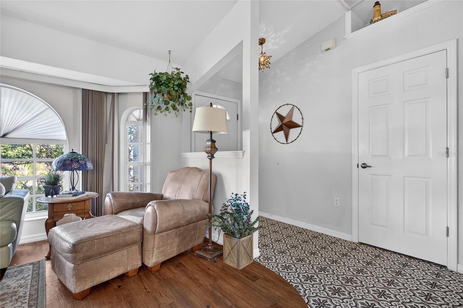 Image 3 of 34 For 1372 Annette Street