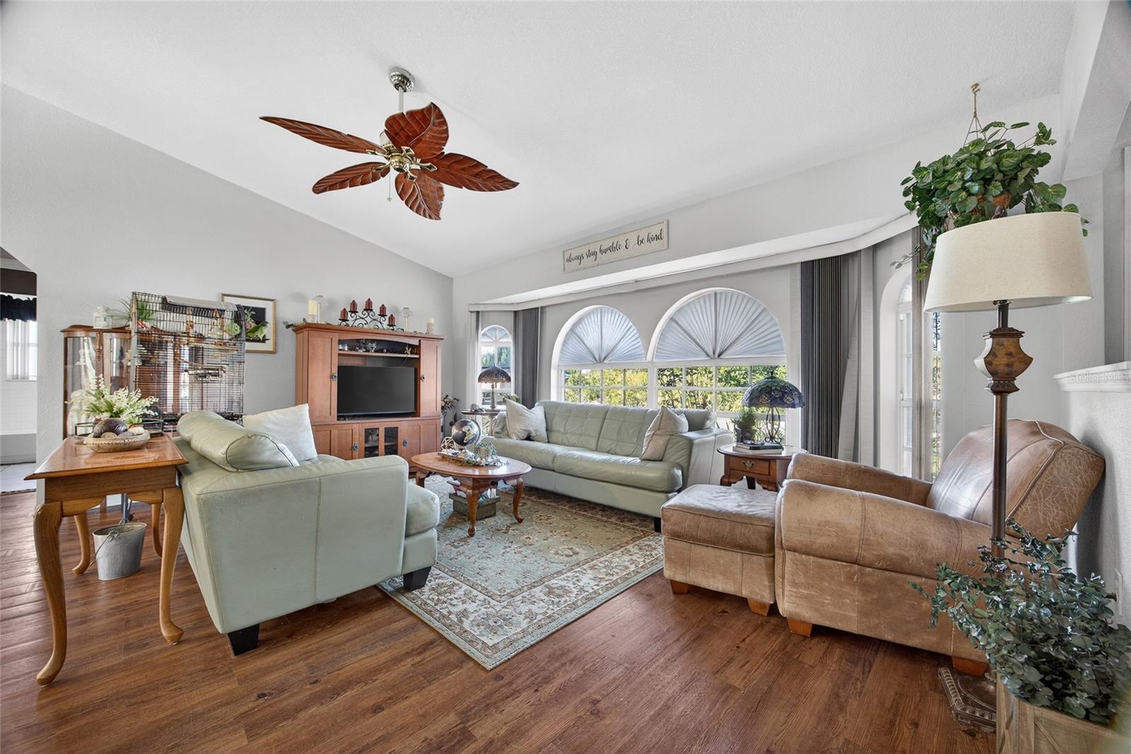 Image 5 of 34 For 1372 Annette Street