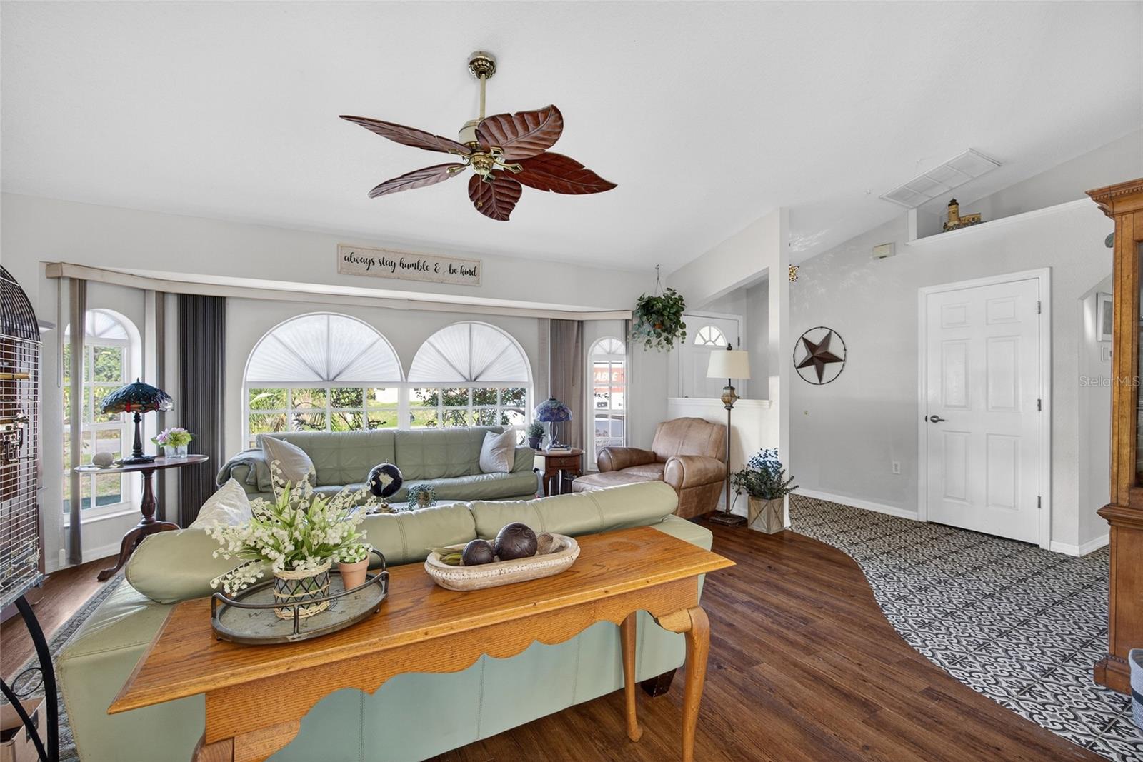 Image 6 of 34 For 1372 Annette Street