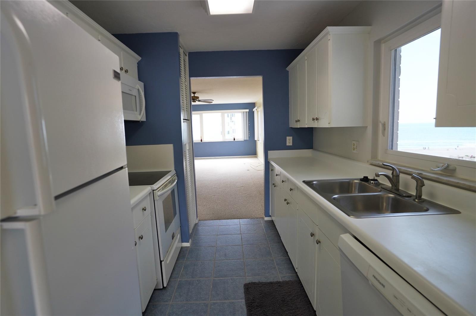 Image 16 of 59 For 500 The Esplanade N 604