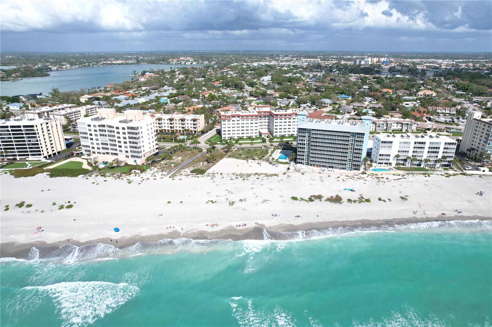 Image 27 of 59 For 500 The Esplanade N 604