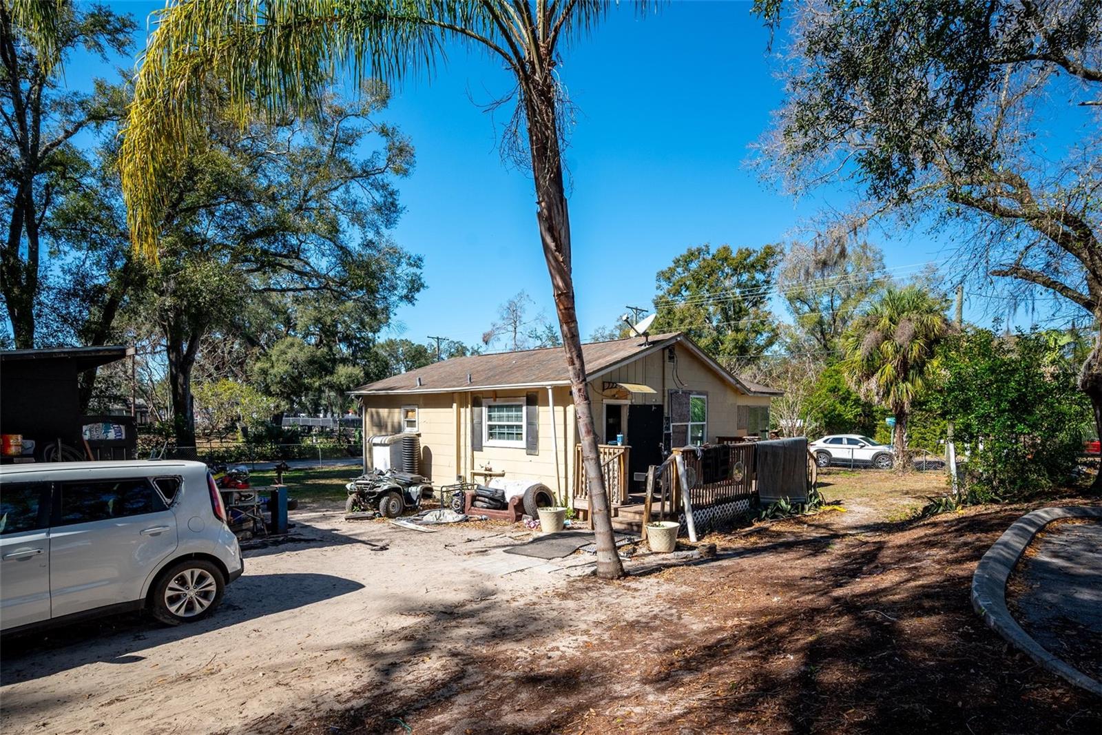 Listing photo id 10 for 10507 Main Street