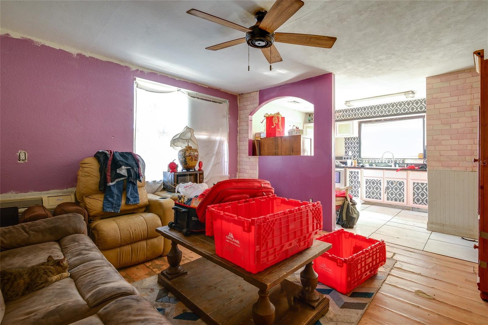 Listing photo id 3 for 10507 Main Street