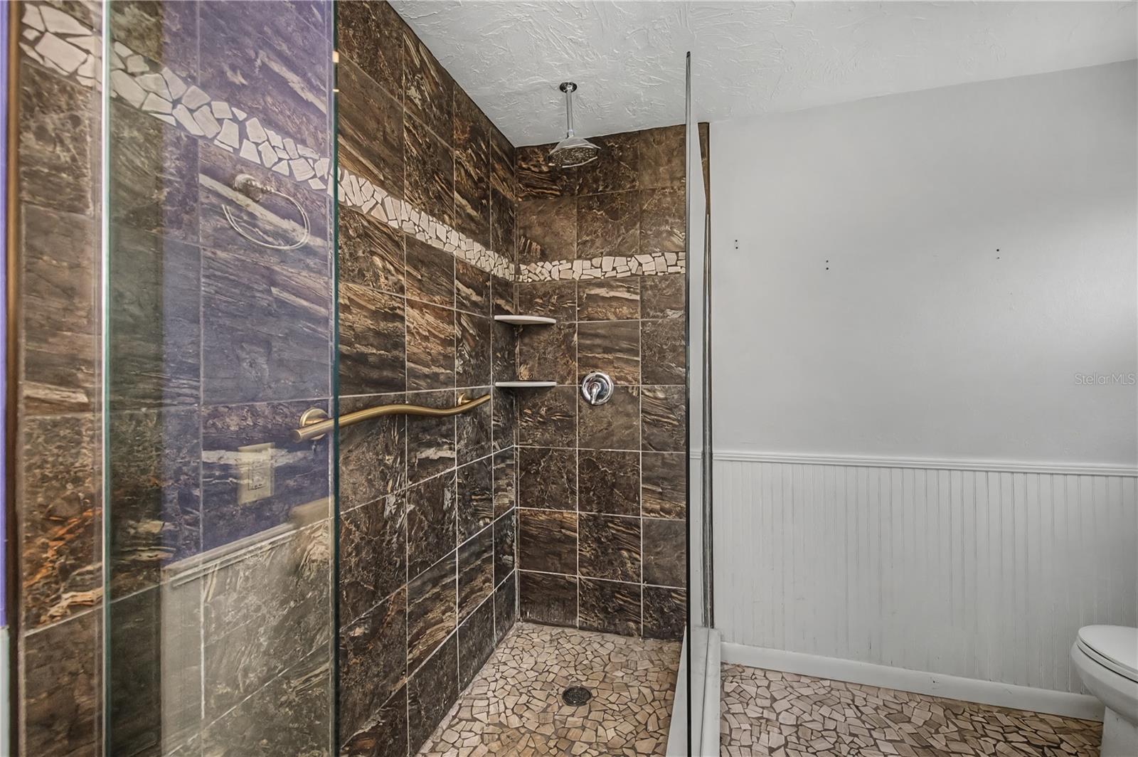 Image 26 of 67 For 2479 Achilles Street