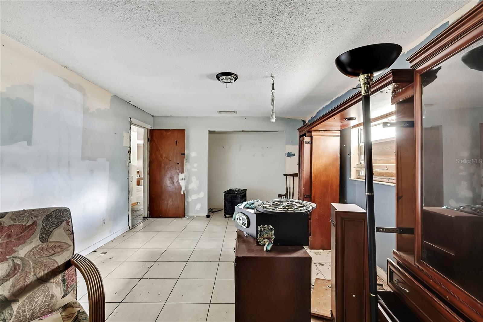 Image 18 of 42 For 12672 Oakview Avenue