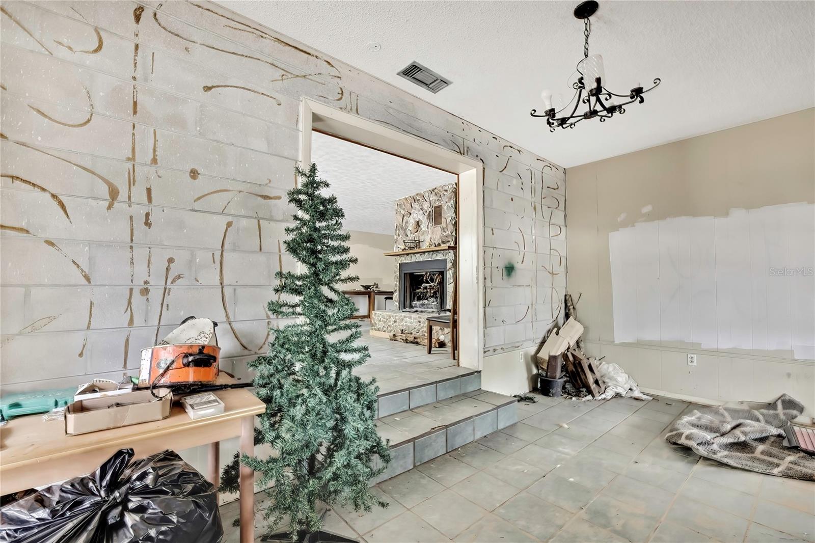 Image 4 of 42 For 12672 Oakview Avenue