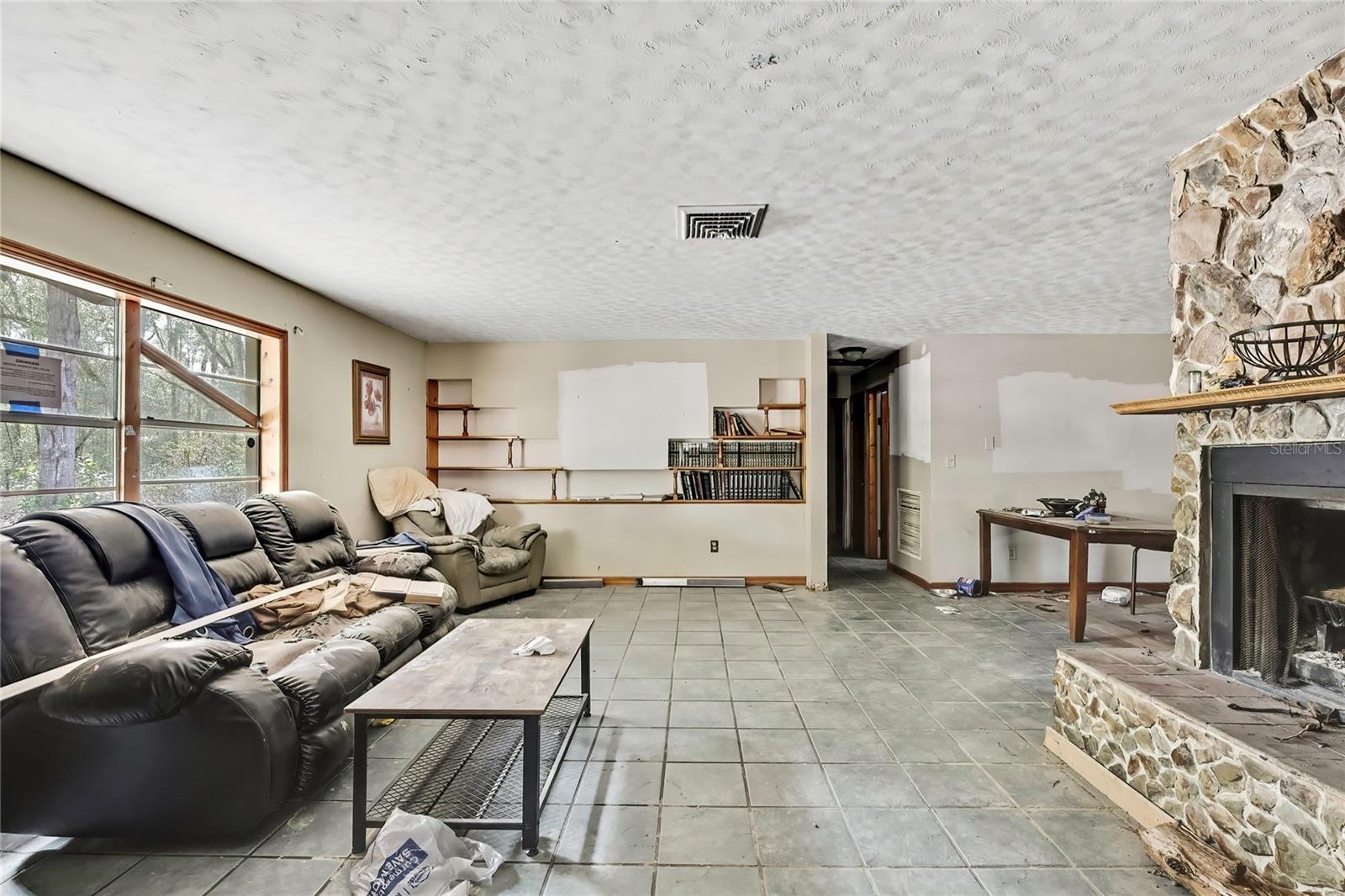 Image 6 of 42 For 12672 Oakview Avenue