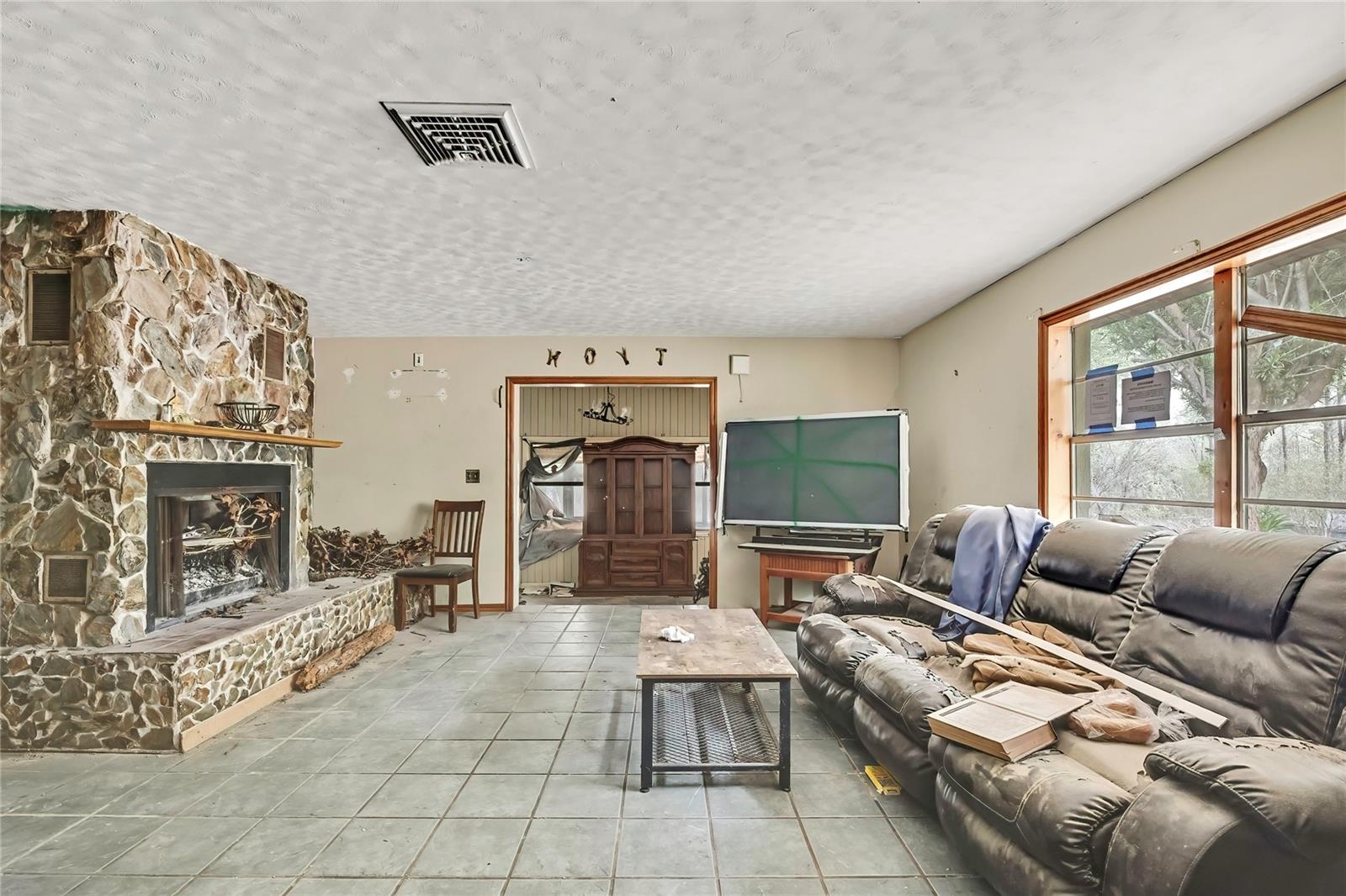 Image 9 of 42 For 12672 Oakview Avenue