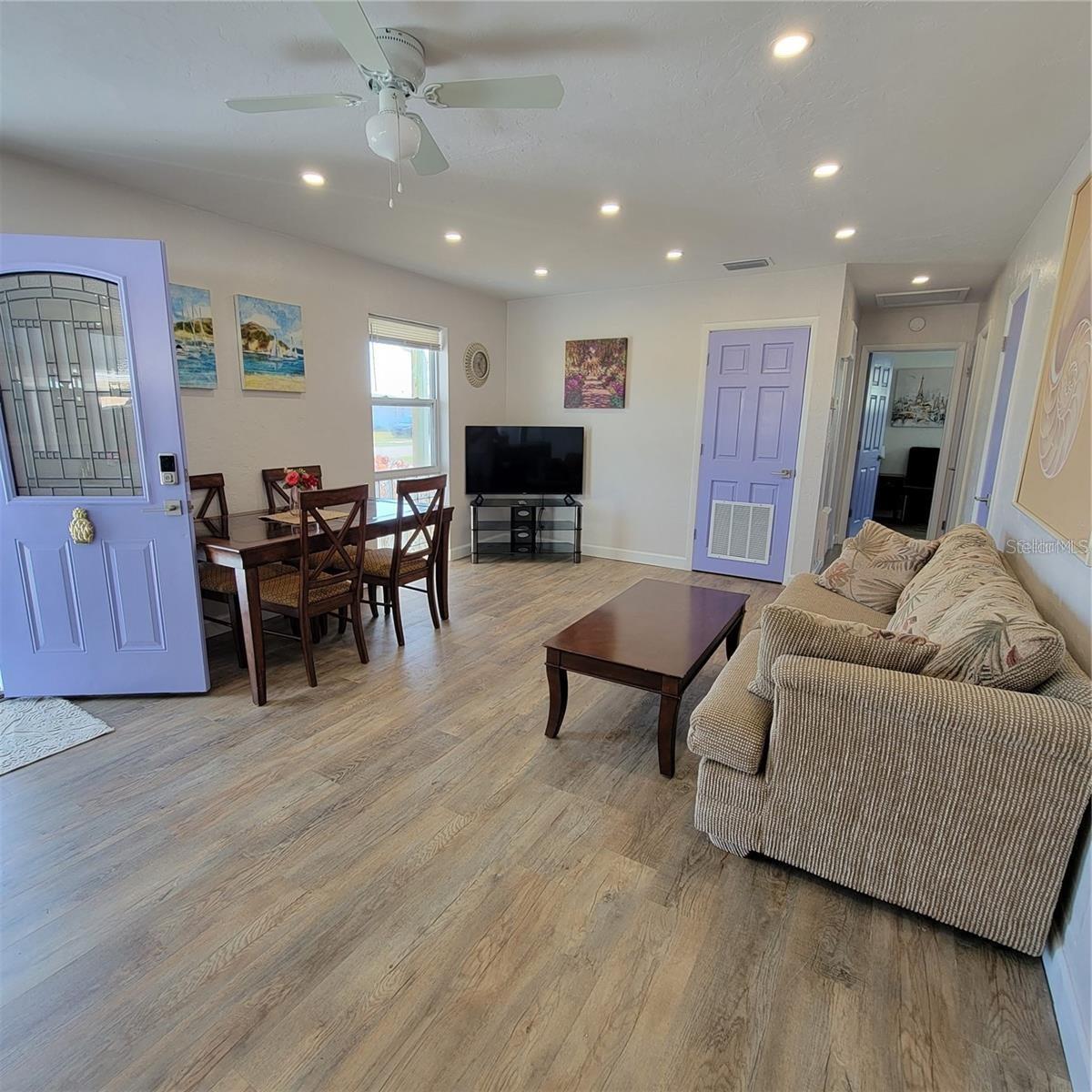 Image 17 of 23 For 8134 Aero Avenue