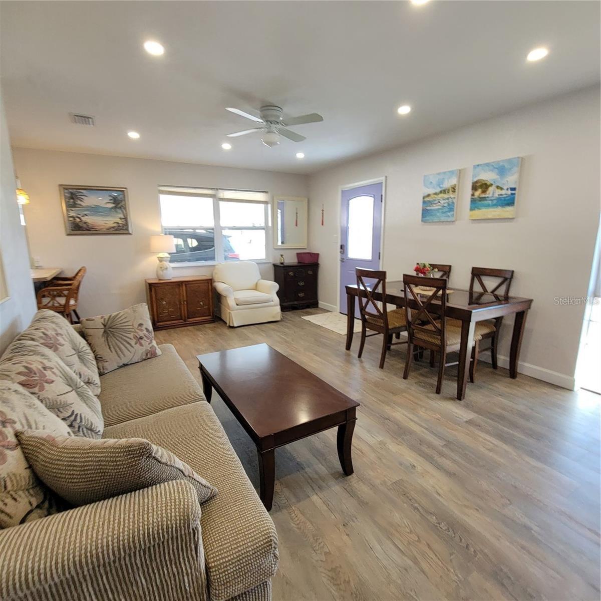 Image 18 of 23 For 8134 Aero Avenue