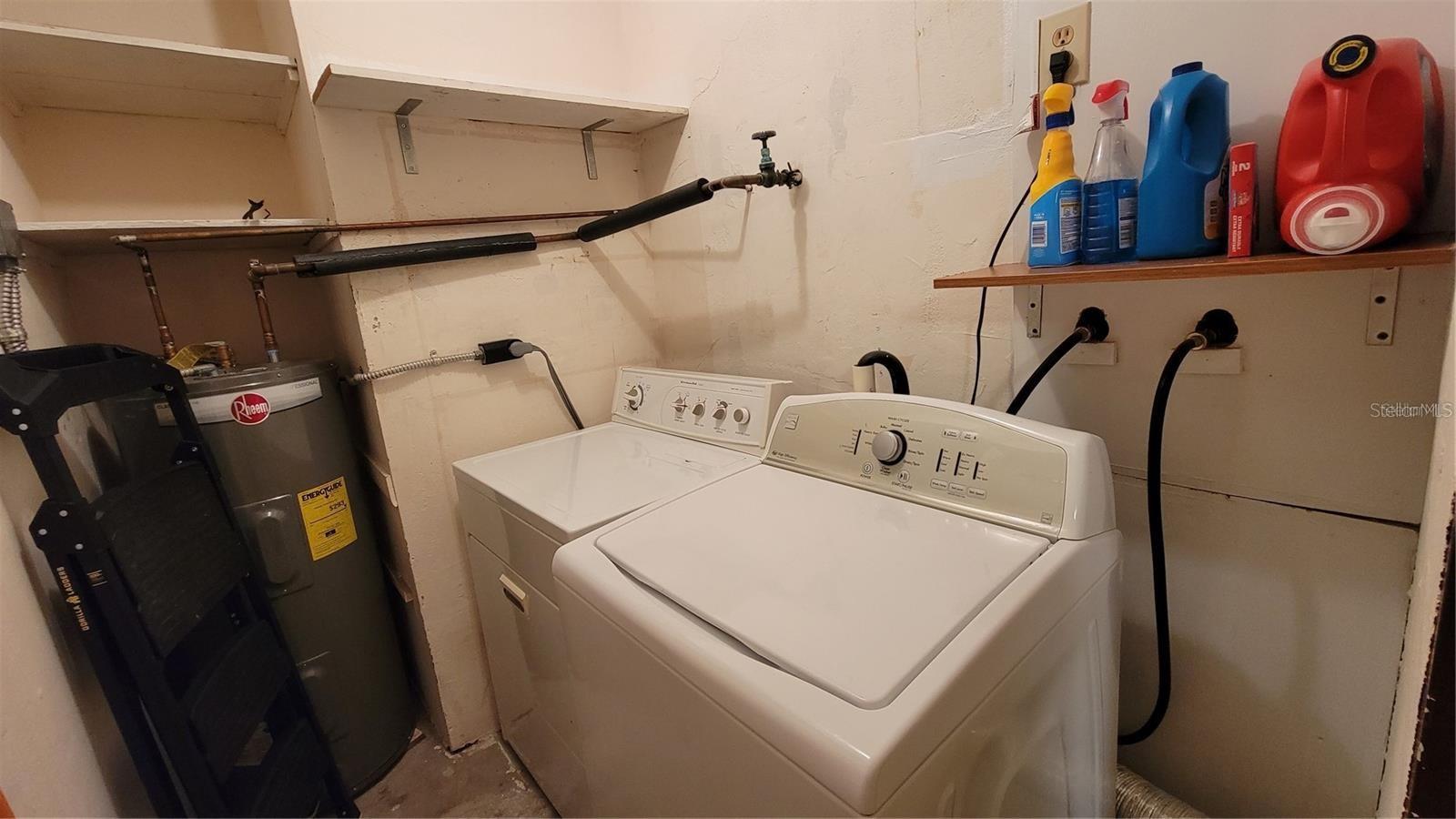 Image 19 of 23 For 8134 Aero Avenue