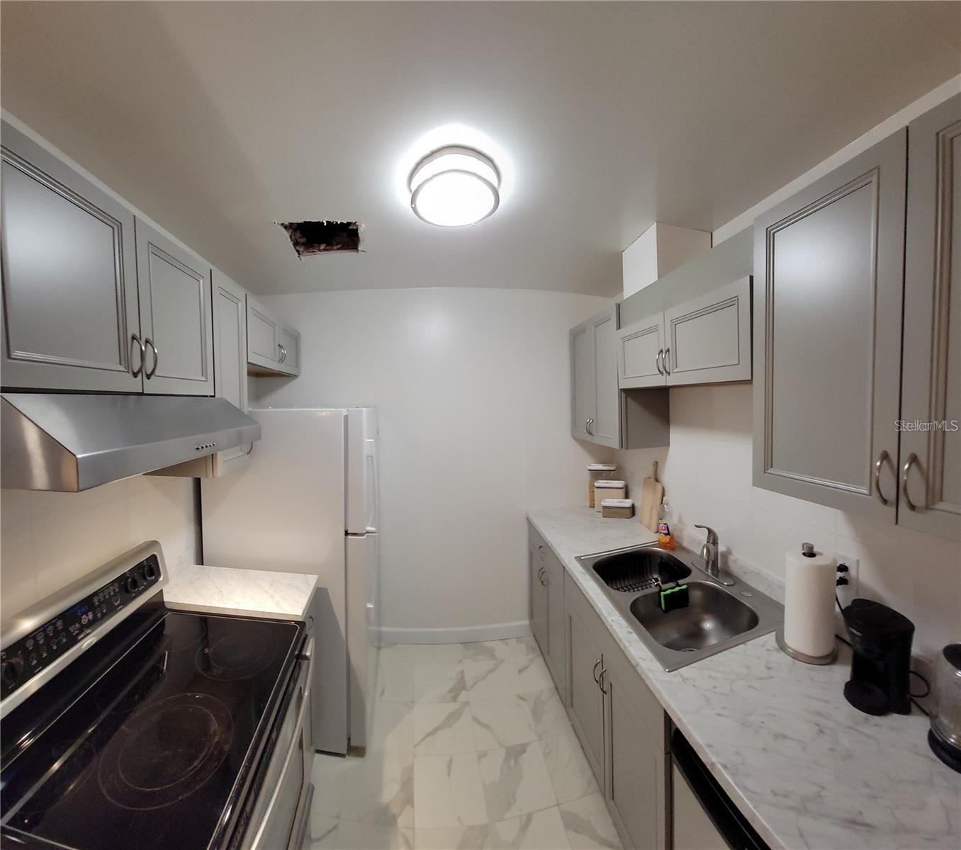 Image 6 of 23 For 8134 Aero Avenue