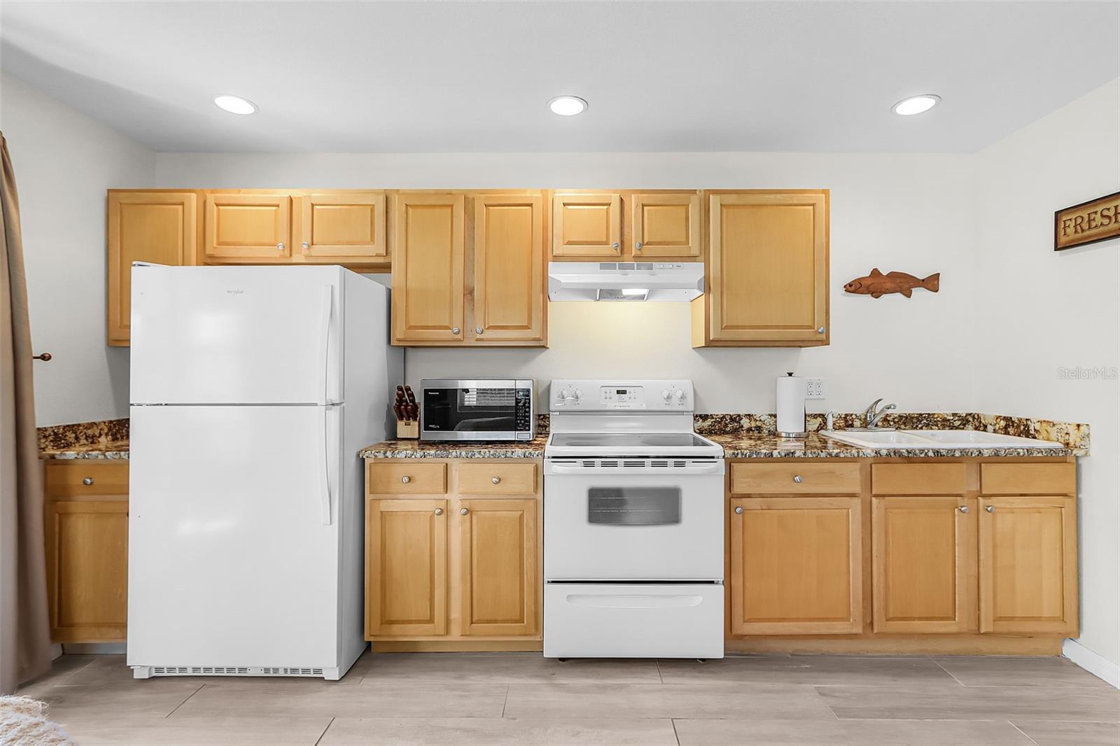 Image 6 of 52 For 16137 Bowline Street