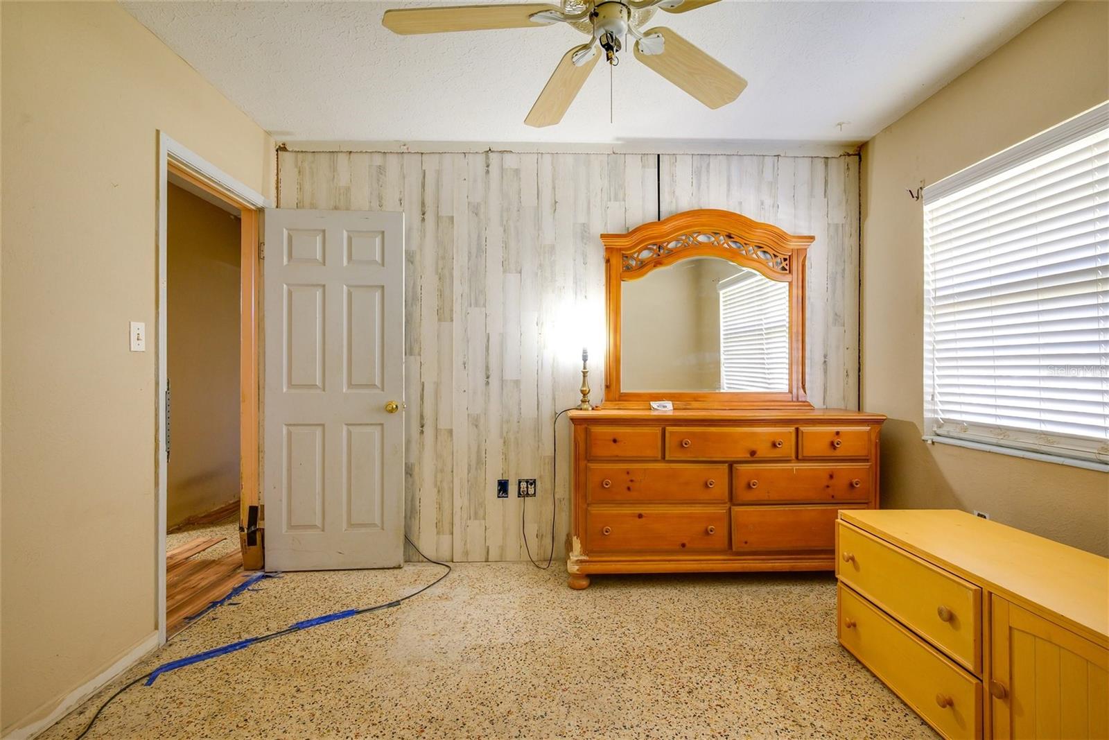 Image 13 of 19 For 2405 21st Avenue W