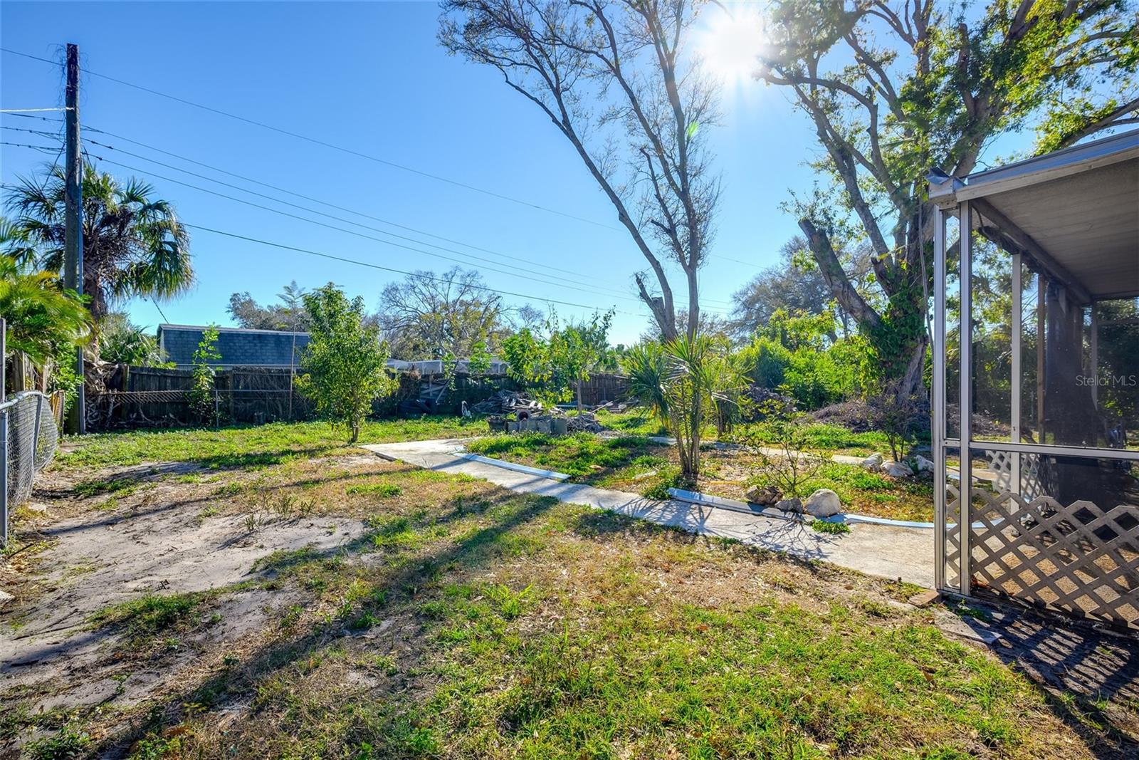 Image 17 of 19 For 2405 21st Avenue W