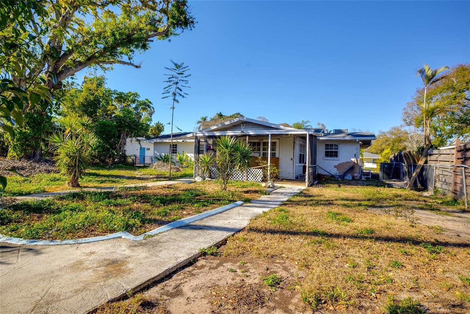 Image 18 of 19 For 2405 21st Avenue W