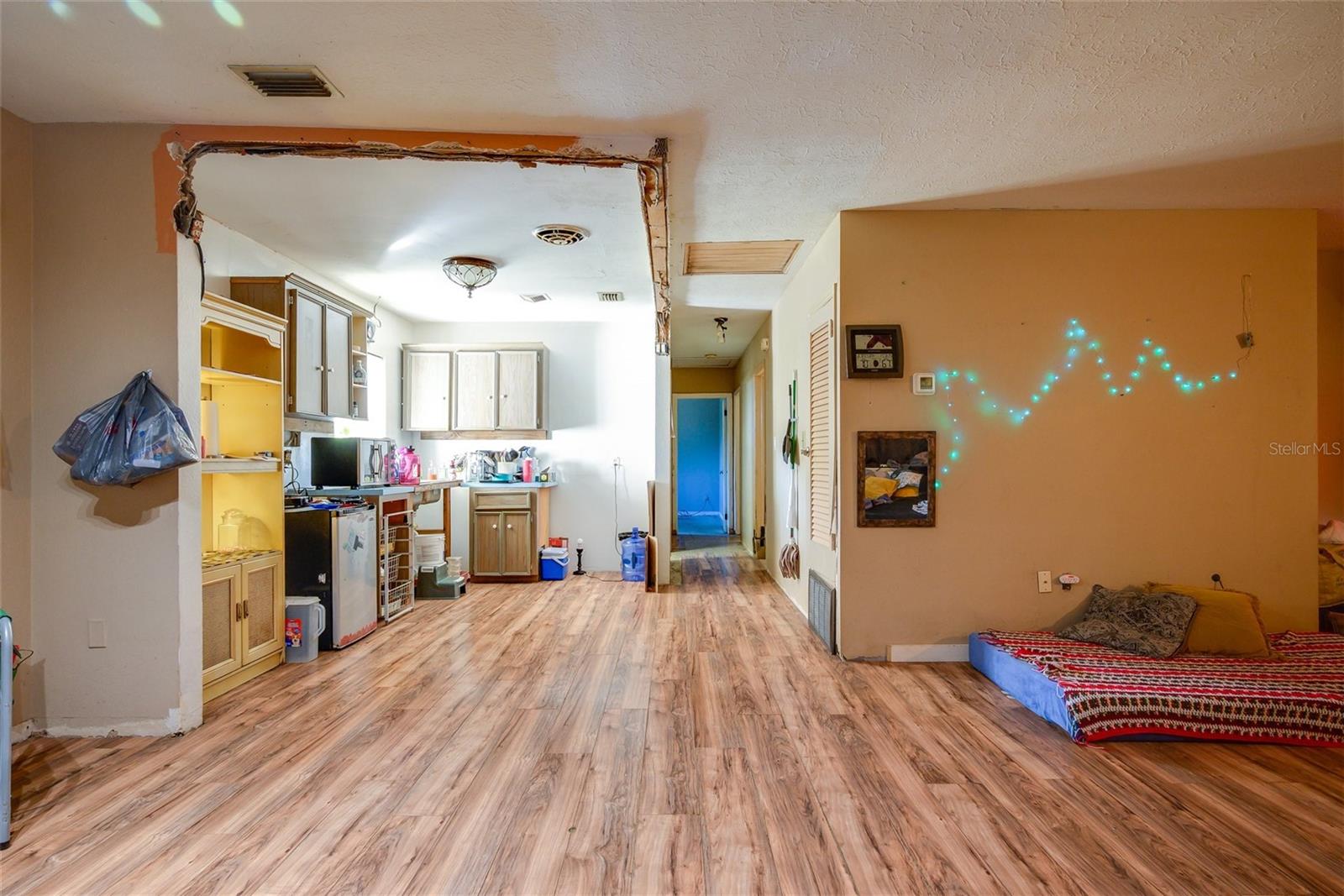 Image 3 of 19 For 2405 21st Avenue W