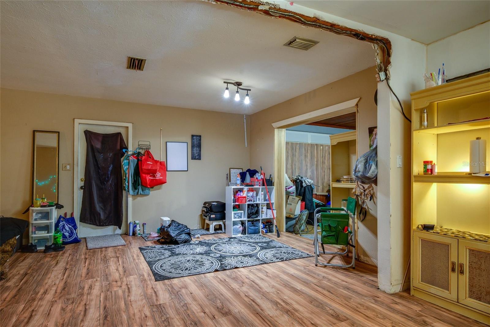 Image 5 of 19 For 2405 21st Avenue W