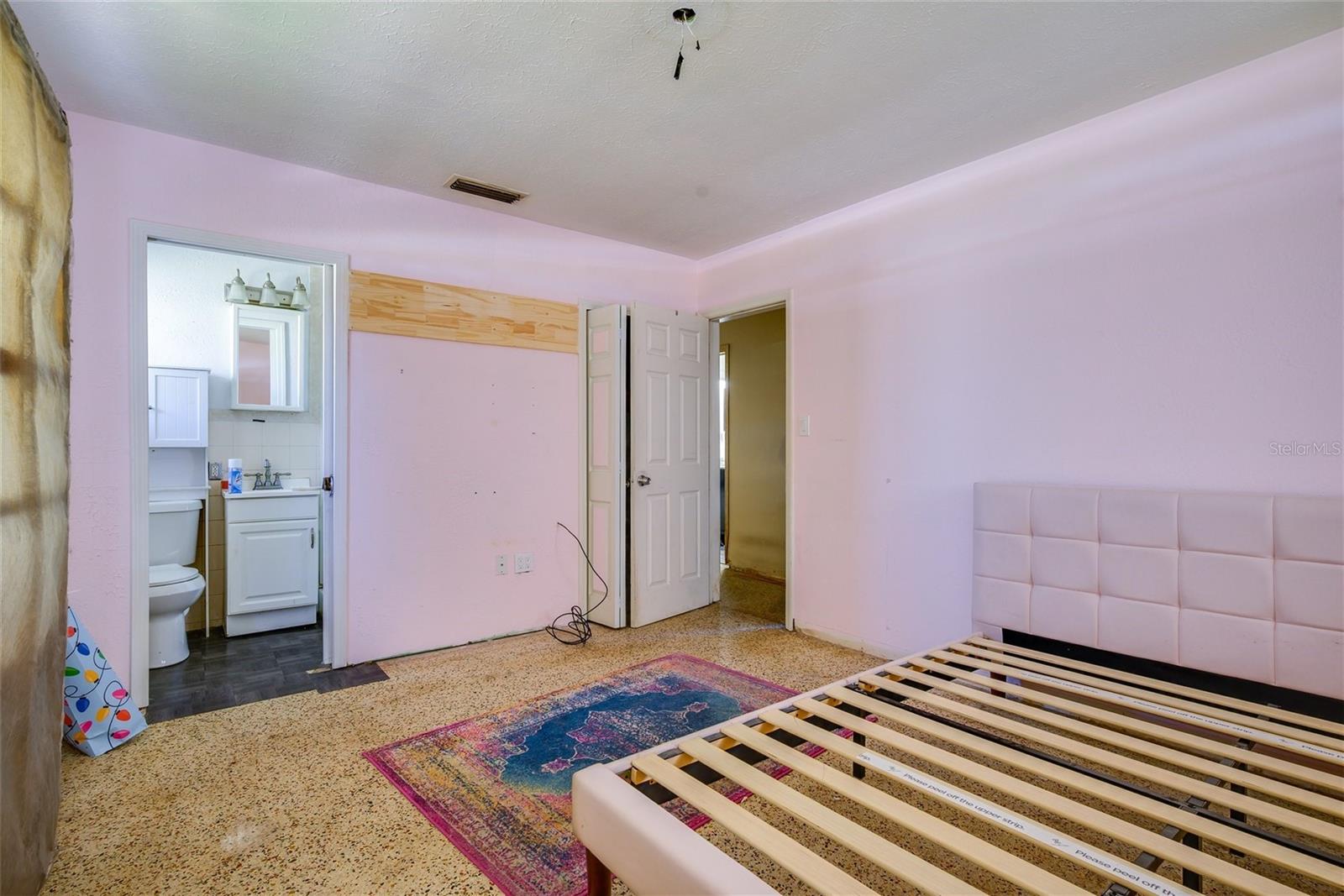 Image 7 of 19 For 2405 21st Avenue W