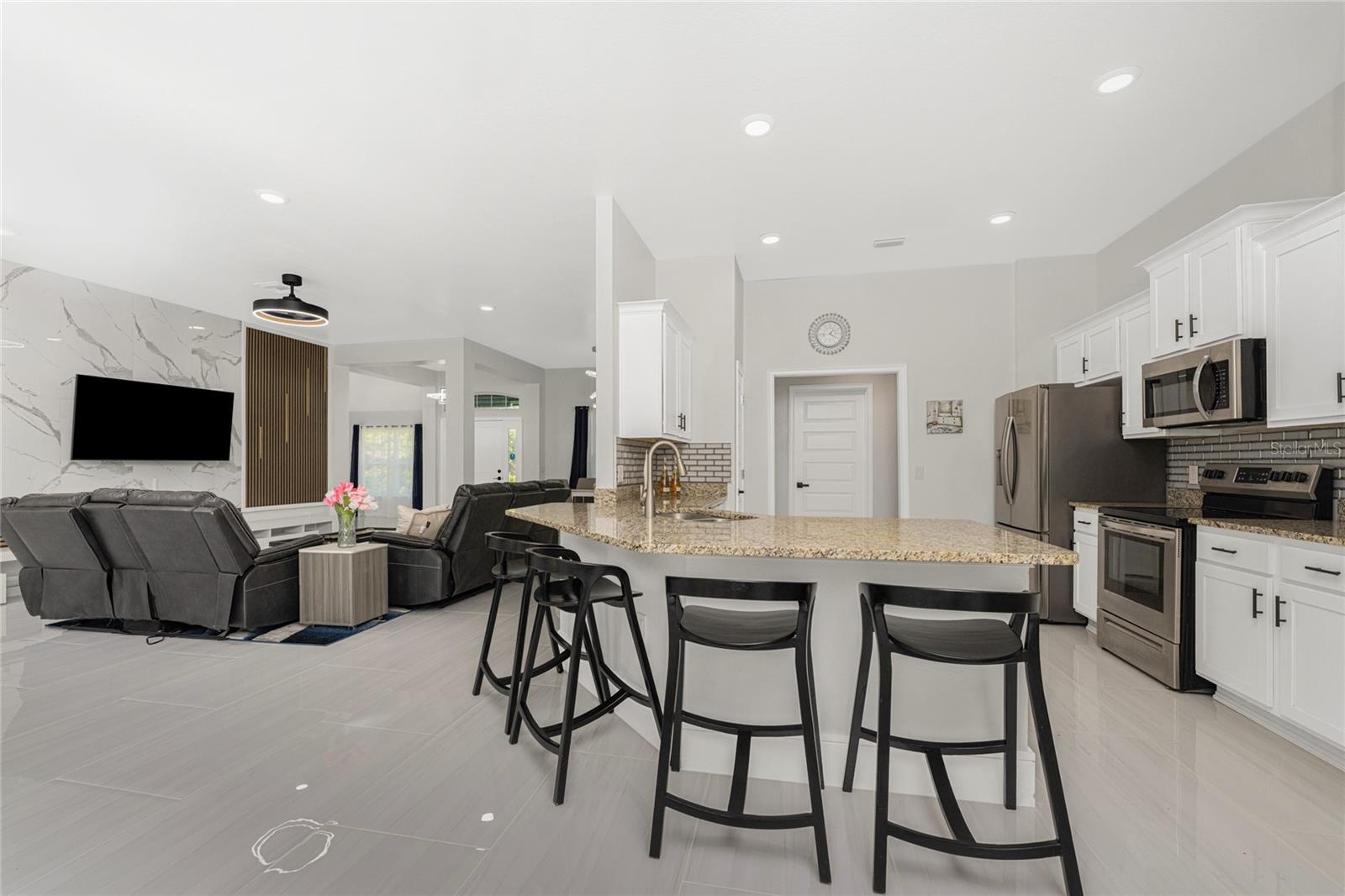 Image 7 of 22 For 22497 Vale Avenue