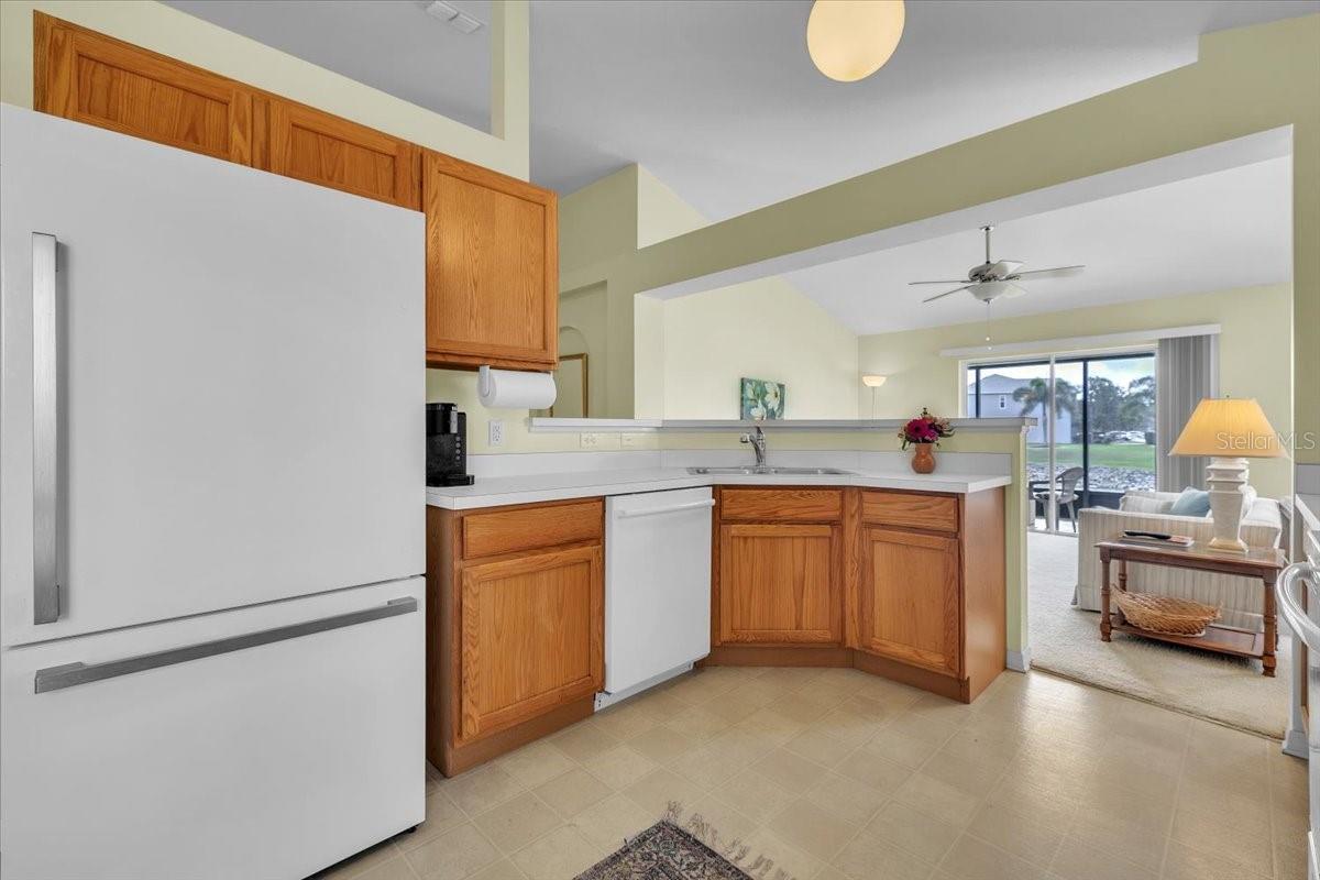 Image 12 of 40 For 24483 Lakeside Manor