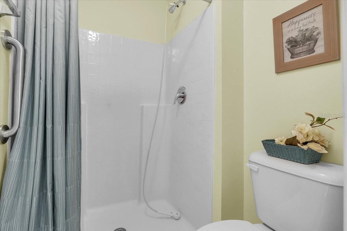 Image 22 of 40 For 24483 Lakeside Manor