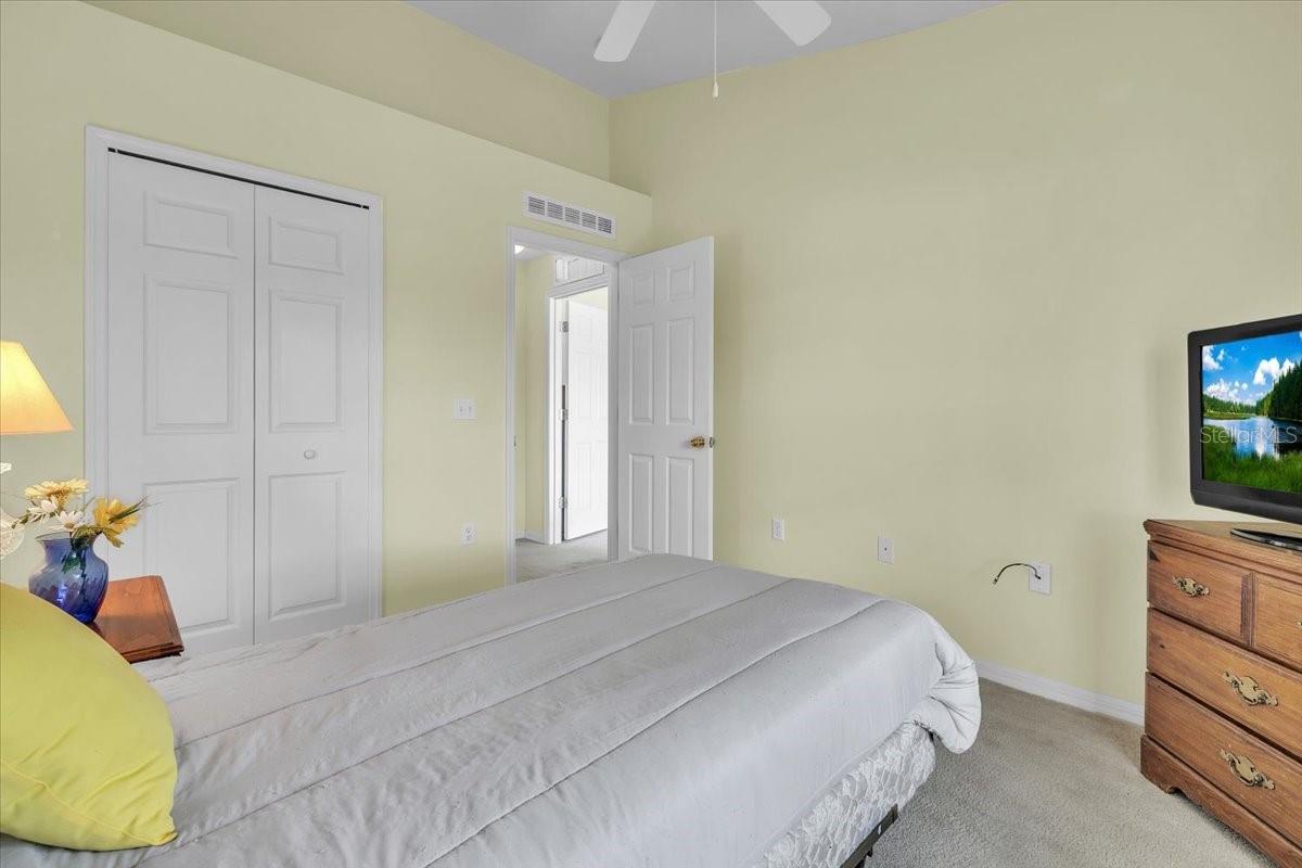 Image 29 of 40 For 24483 Lakeside Manor